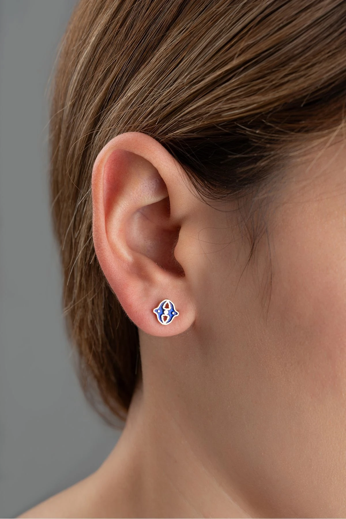 Gümüş Mavi Mineli Minik Çivili Küpe