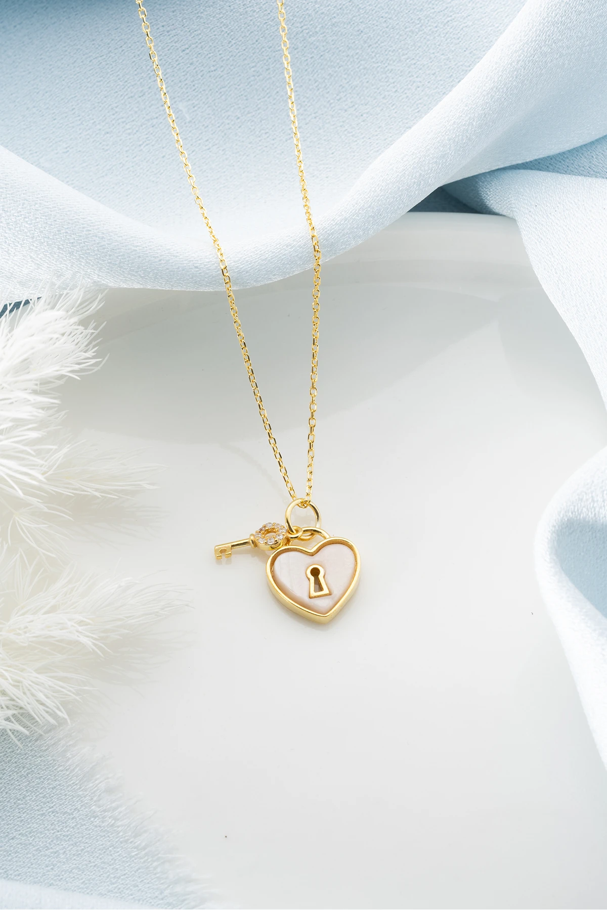 Gümüş Kilit Kalp Kolye