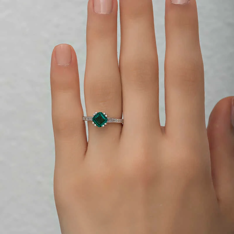 Gümüş Yeşil Baget Tek Taş Kadın Yüzük