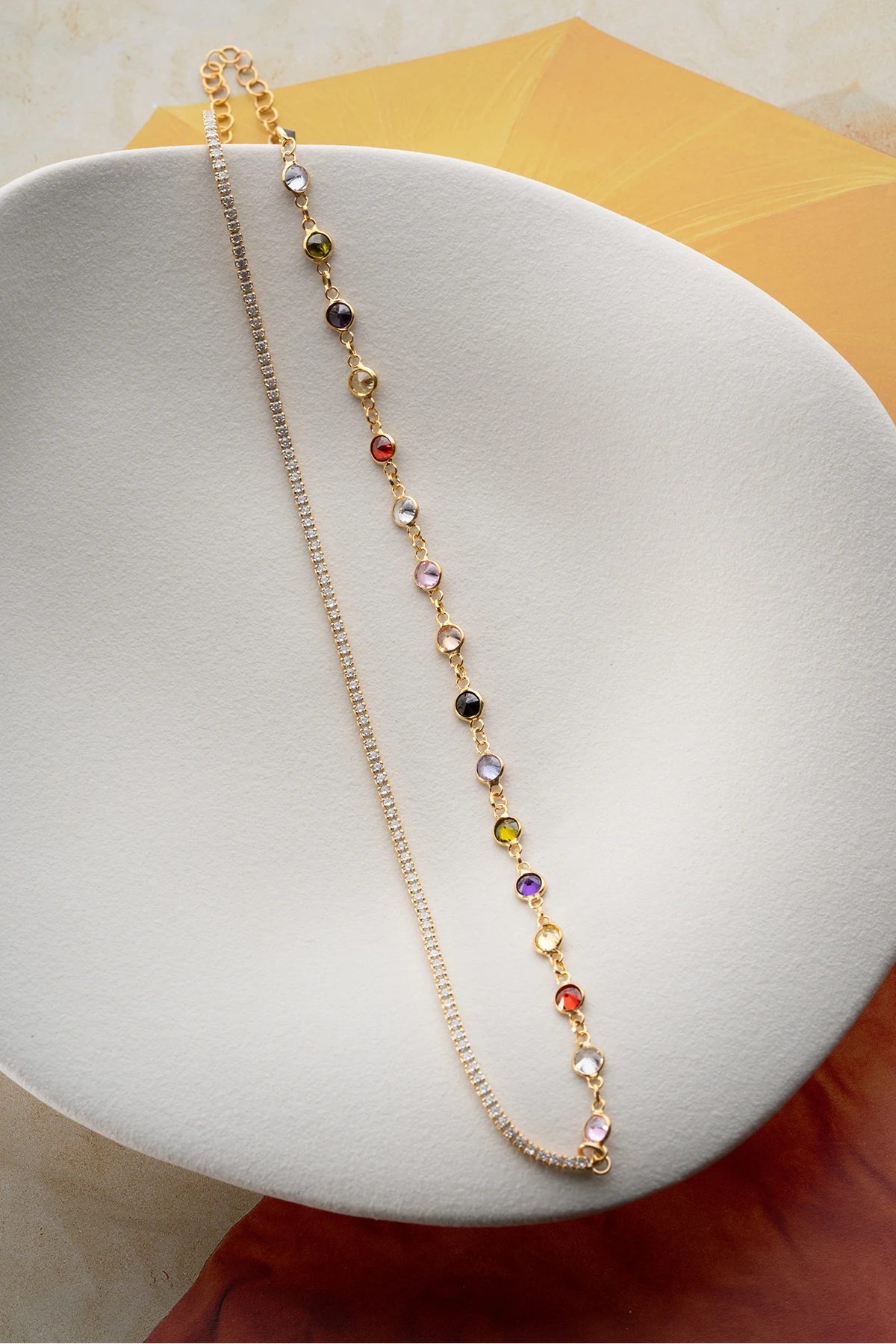 Gümüş Renkli Taşlı Kolye