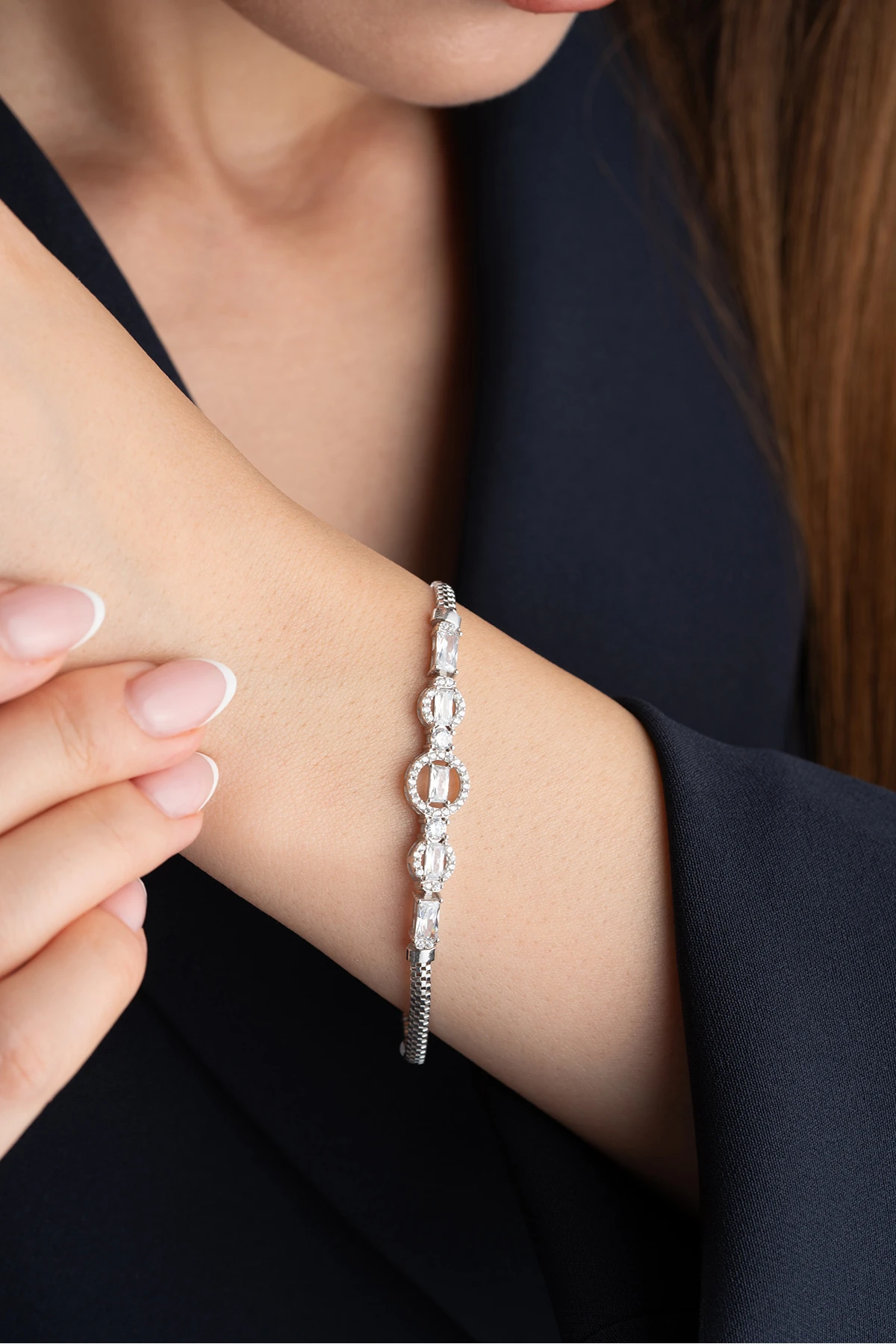 Gümüş Zirkon Taşlı Trend Bileklik