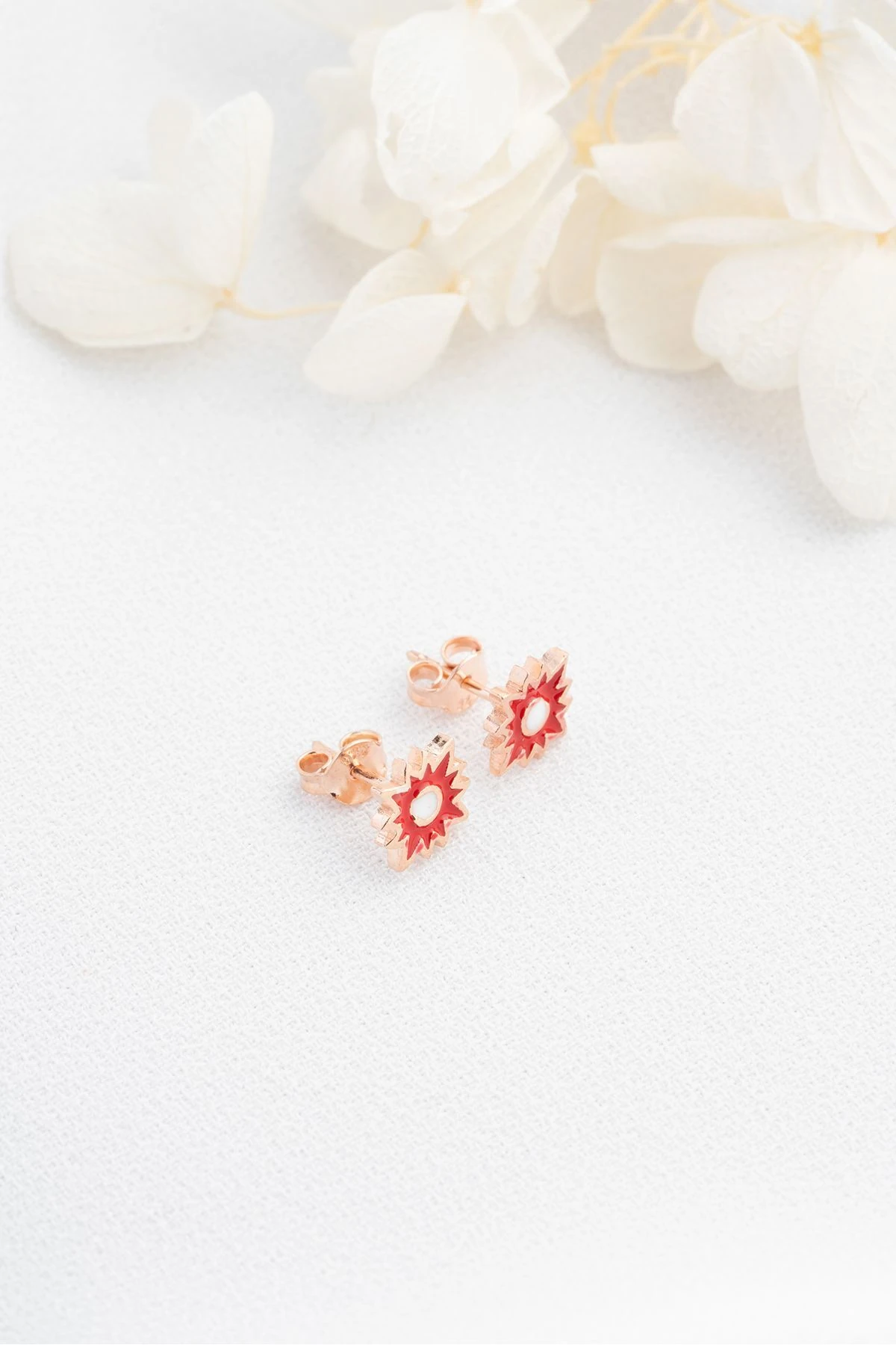 Gümüş Yıldız Minik Çivili Küpe