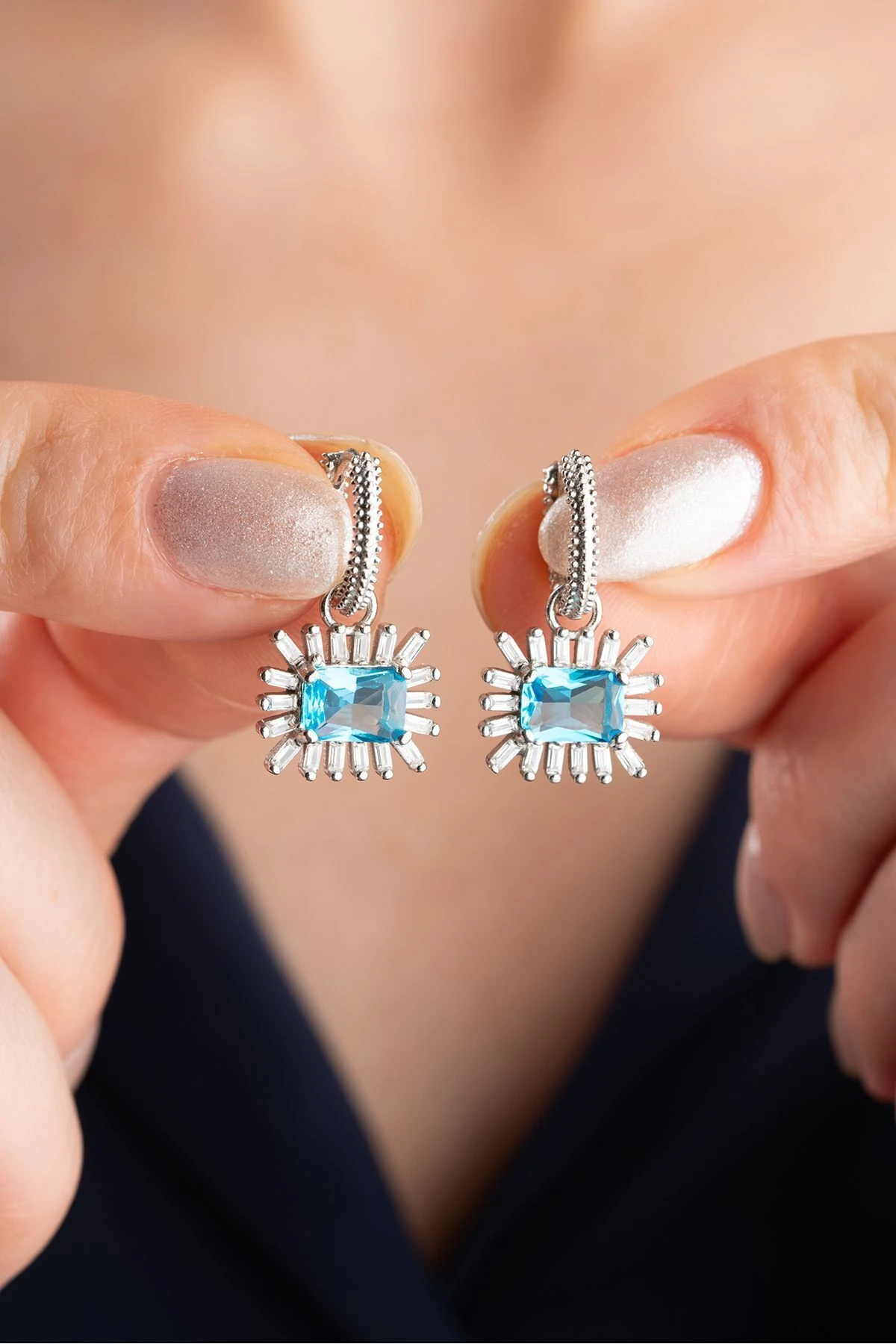 Gümüş Baget Taşlı Küpe