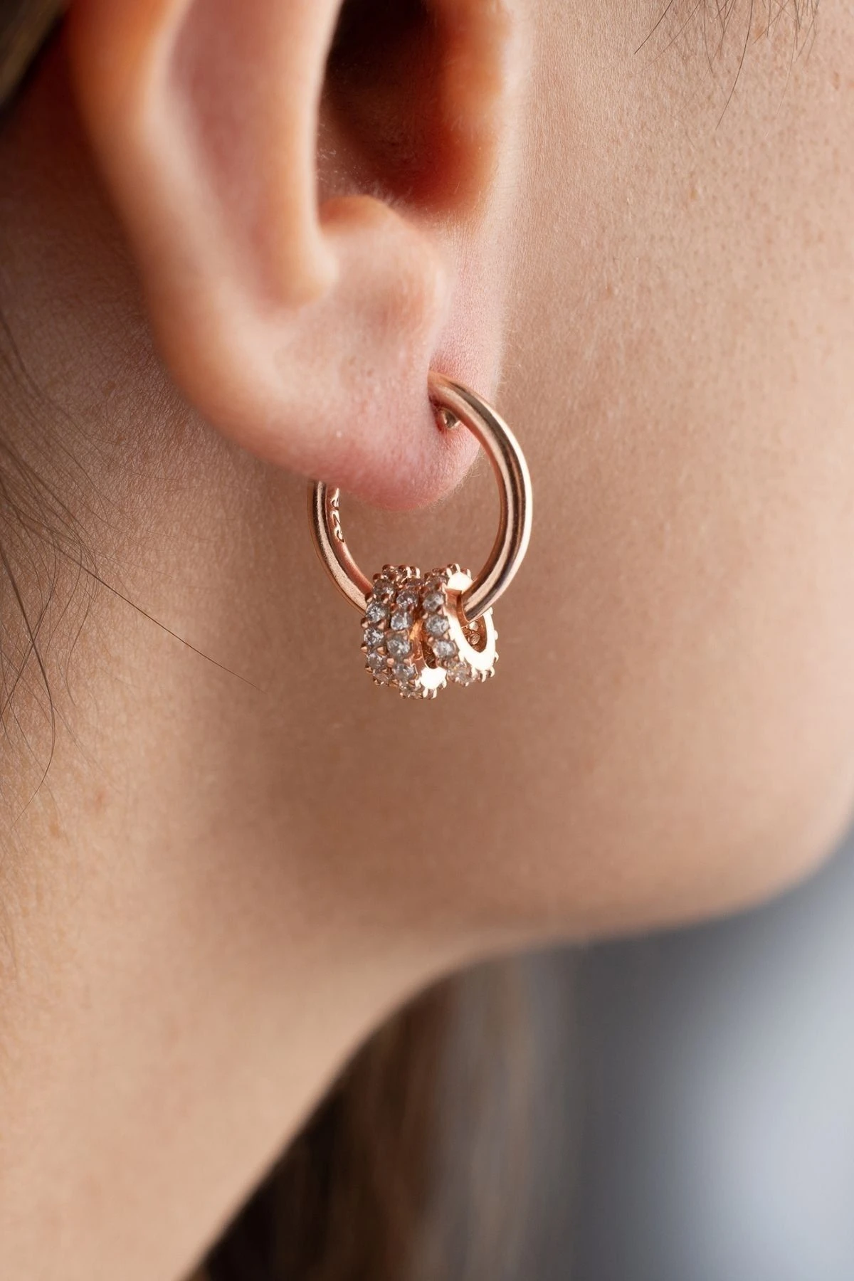 Gümüş Taşlı Halka Küpe