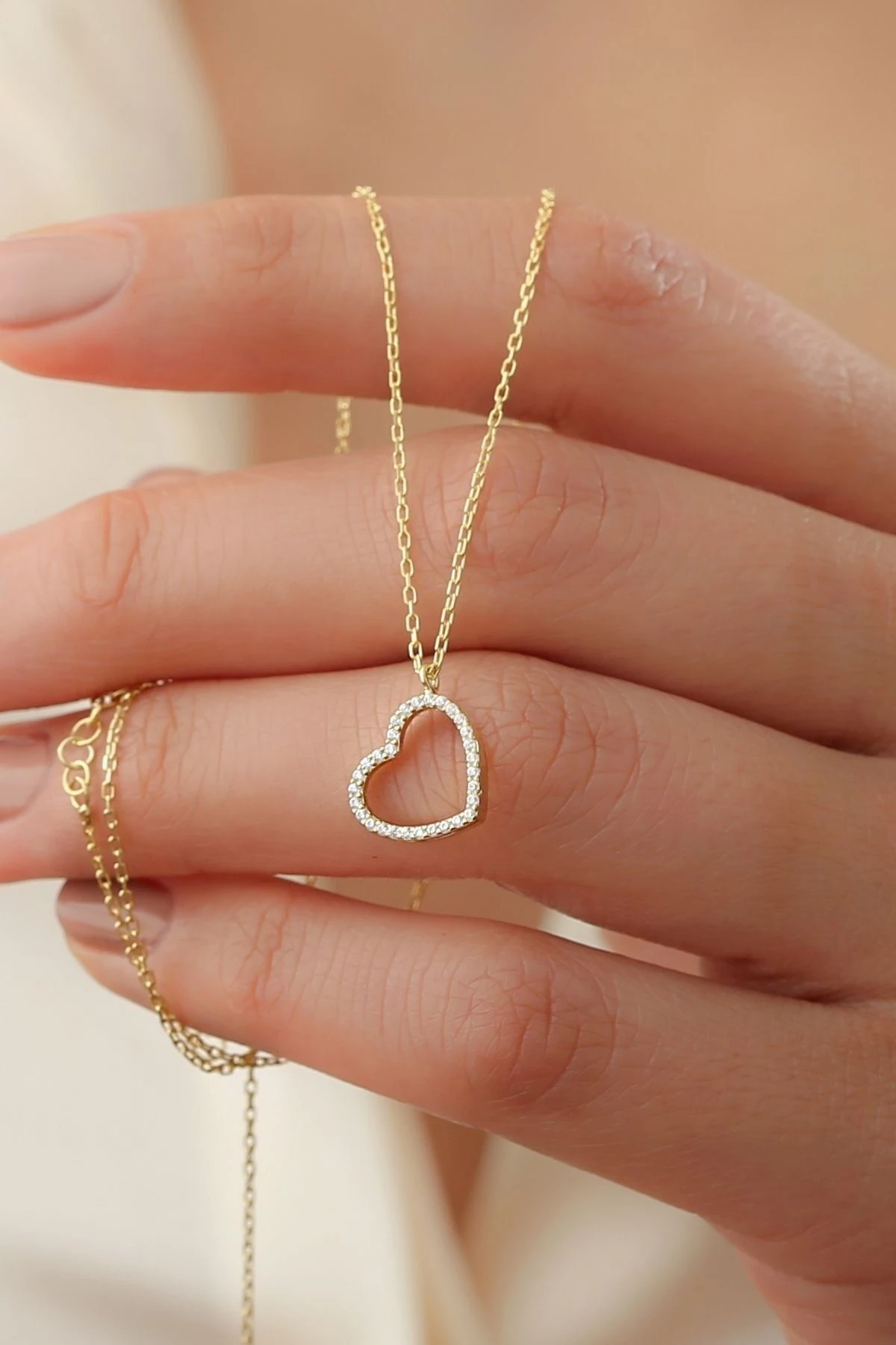 Gümüş Zirkon Taşlı Kalpli Kolye