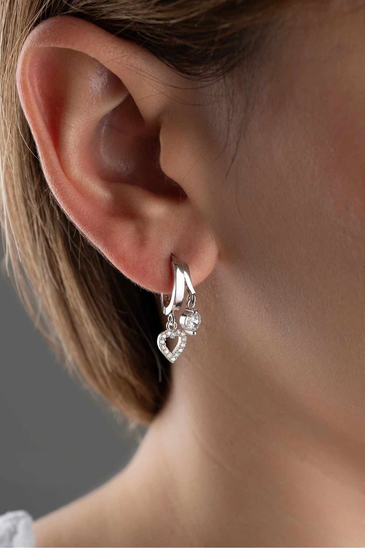 Gümüş Çift Kalp Taşlı Küpe