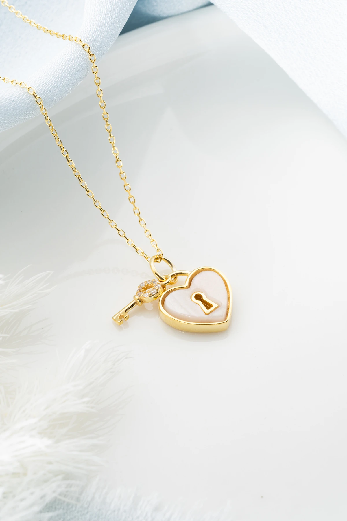 Gümüş Kilit Kalp Kolye