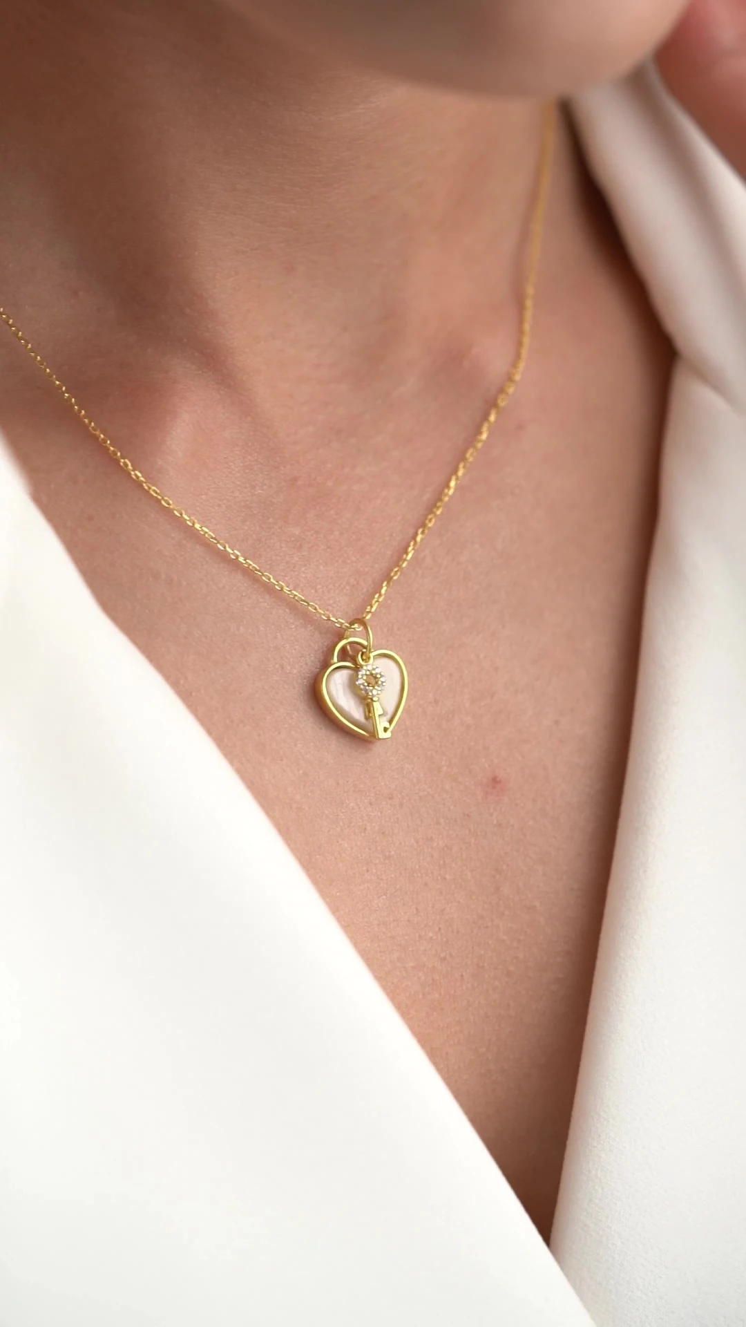 Gümüş Kilit Kalp Kolye