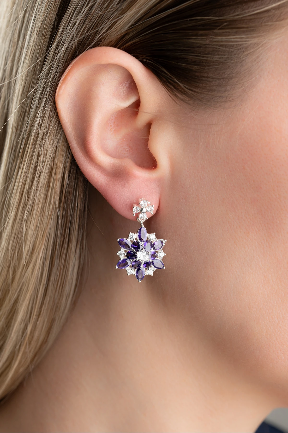 Gümüş Mor Oval Taşlı Lotus Küpe