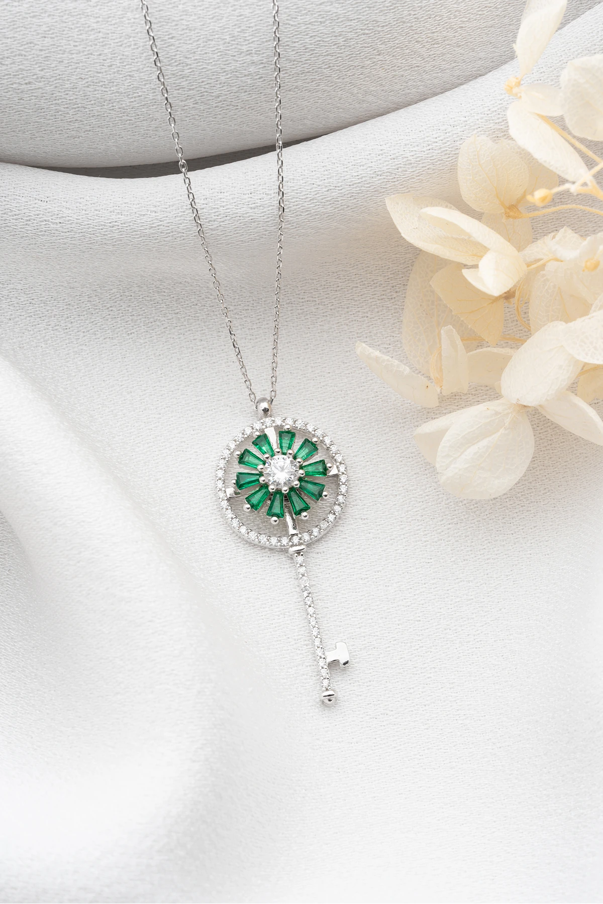 Gümüş Zirkon Taşlı Anahtar Kolye