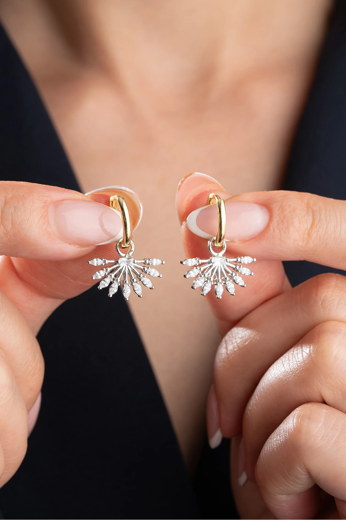 Gümüş Zirkon Taşlı Yelpaze Küpe