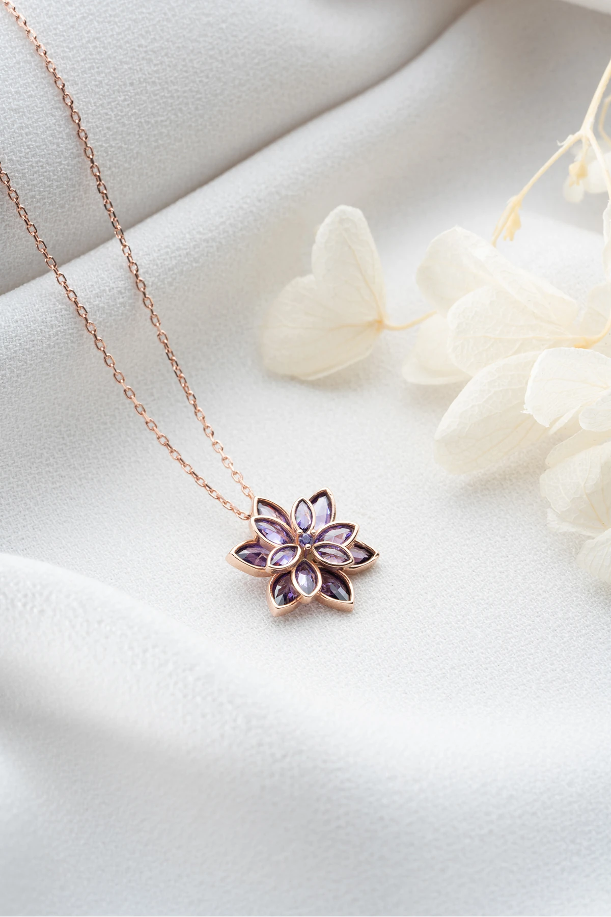 Gümüş Rose Mor Taşlı Lotus Kolye