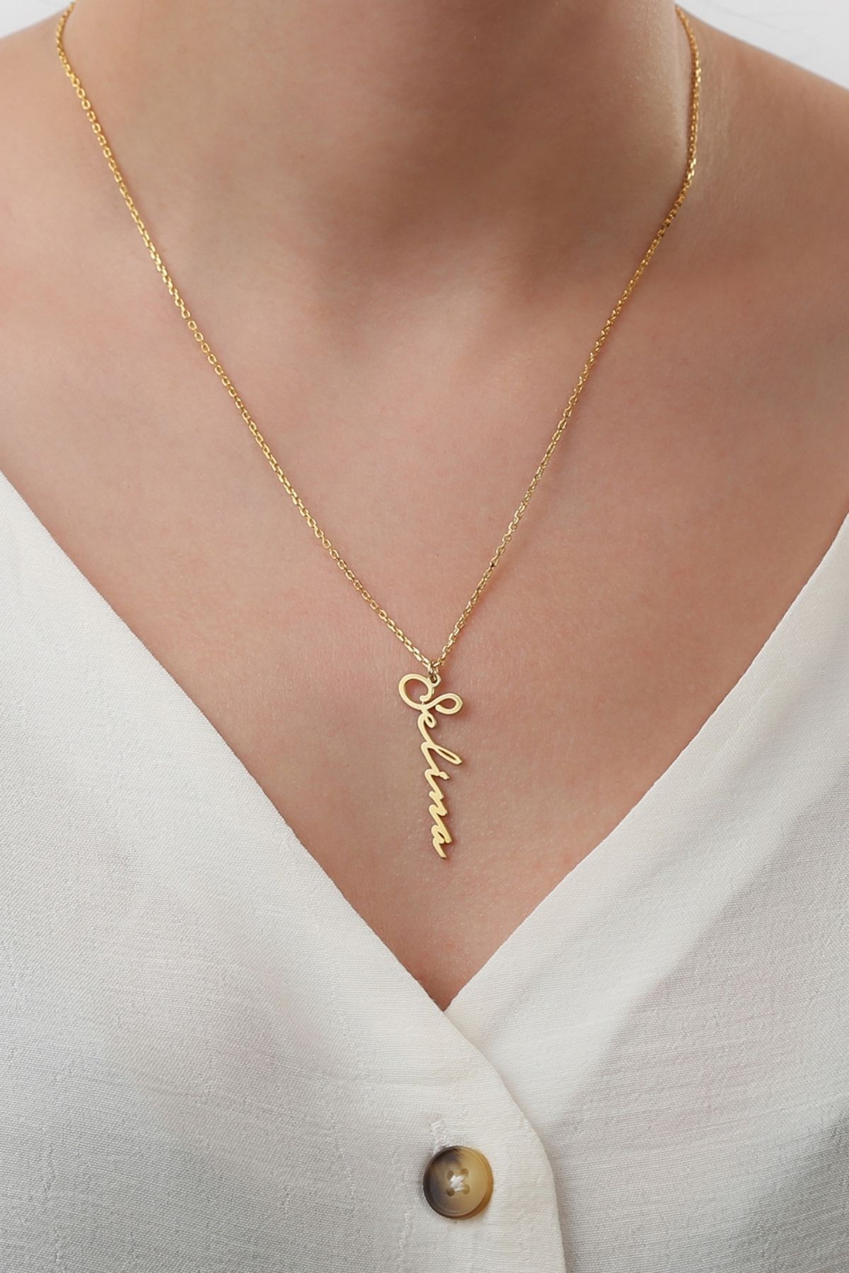 Gümüş Kişiye Özel Italik Isimli Kolye (gold)