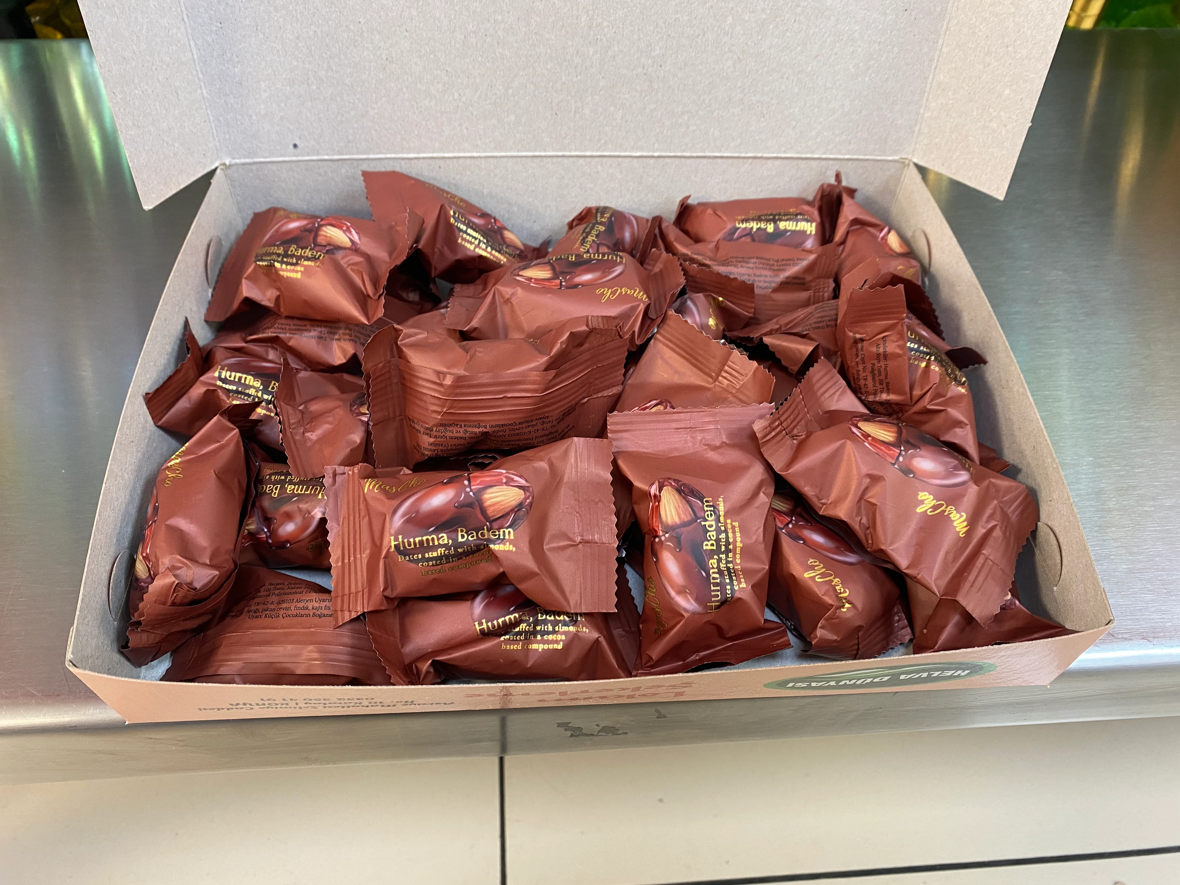 hurma bademli sütlü çikolata kaplama
