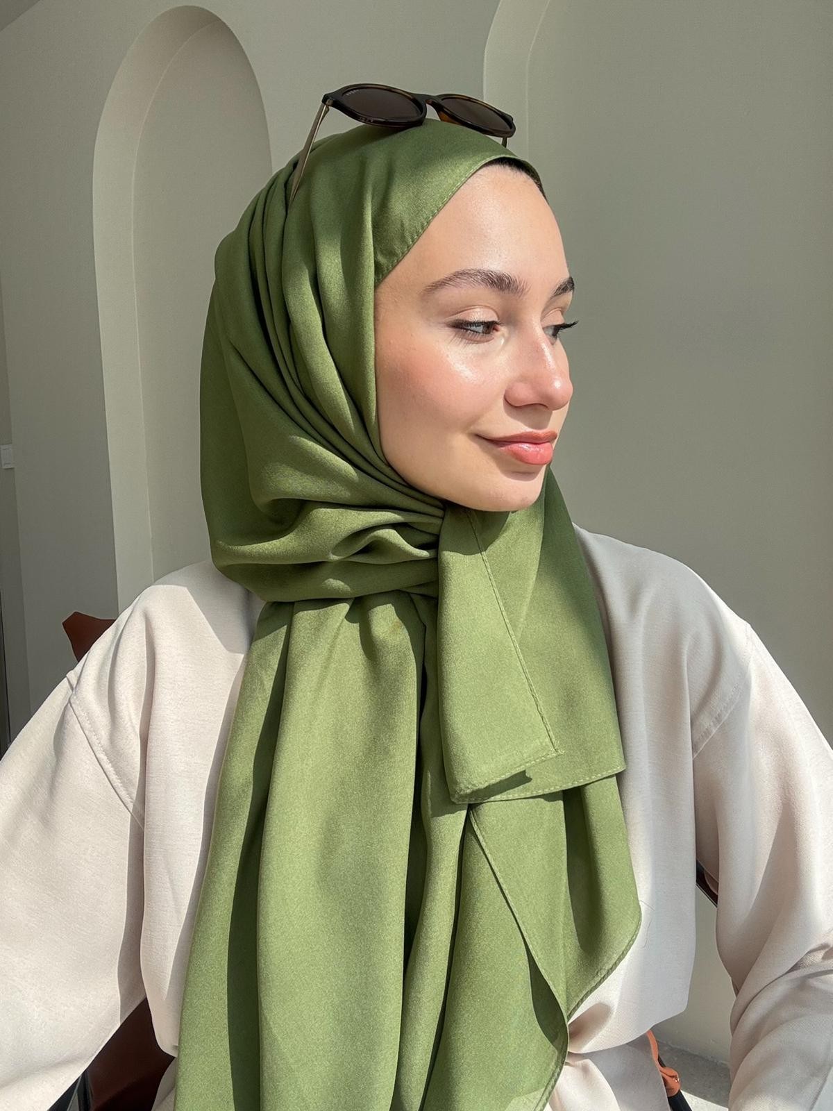 ÇAĞLA YEŞİLİ thumbnail image
