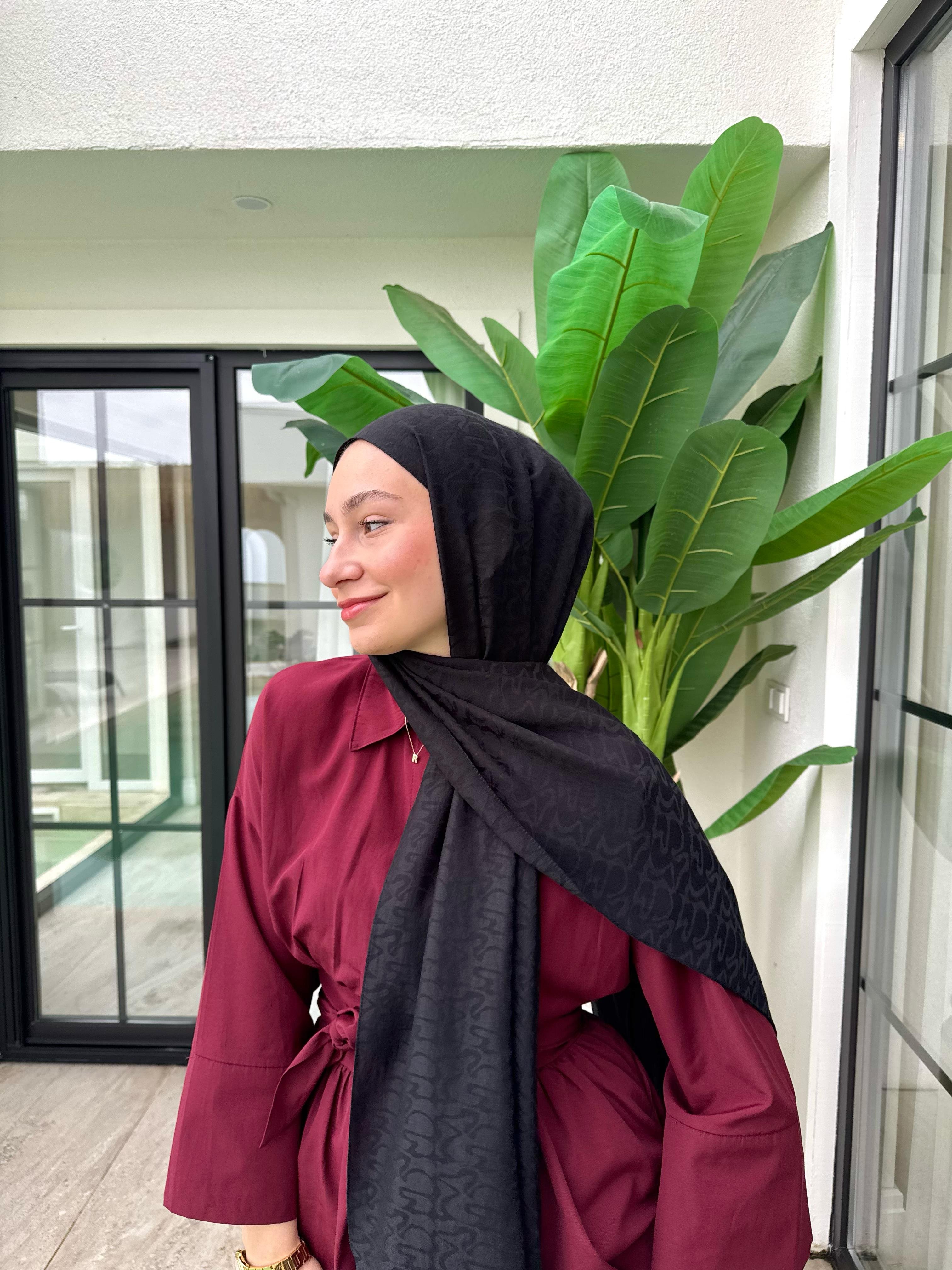 Mona Kraş Jakar Şal