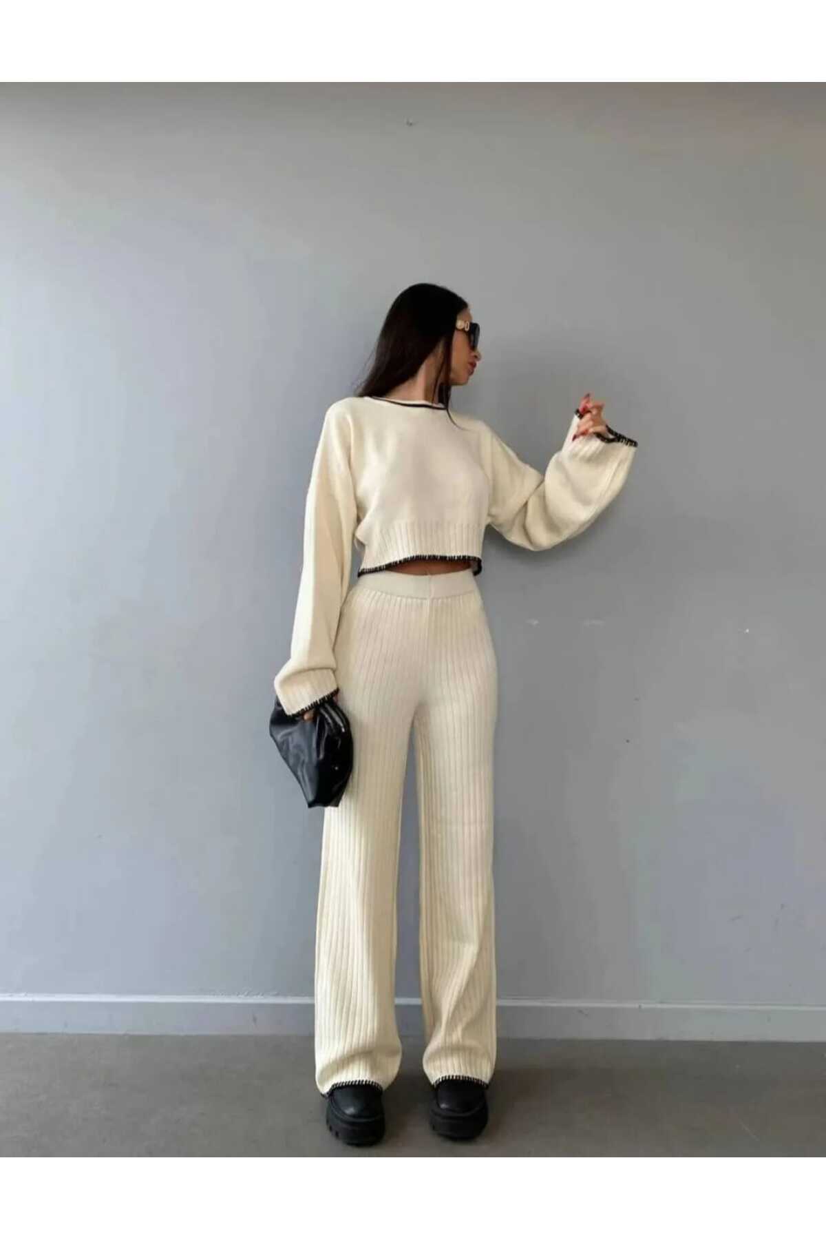 Krem Önü Nakış Detaylı Triko Pantolon Takım