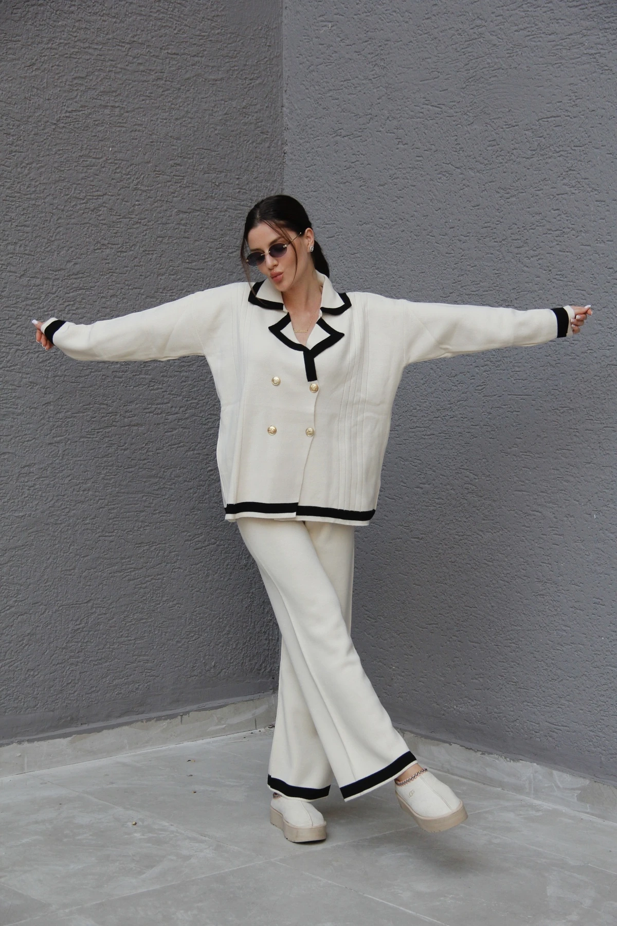 Standart Beden(Oversize) Gold Dört Düğmeli Kruvaze Hırka Pantolon Akrilik Triko Takım