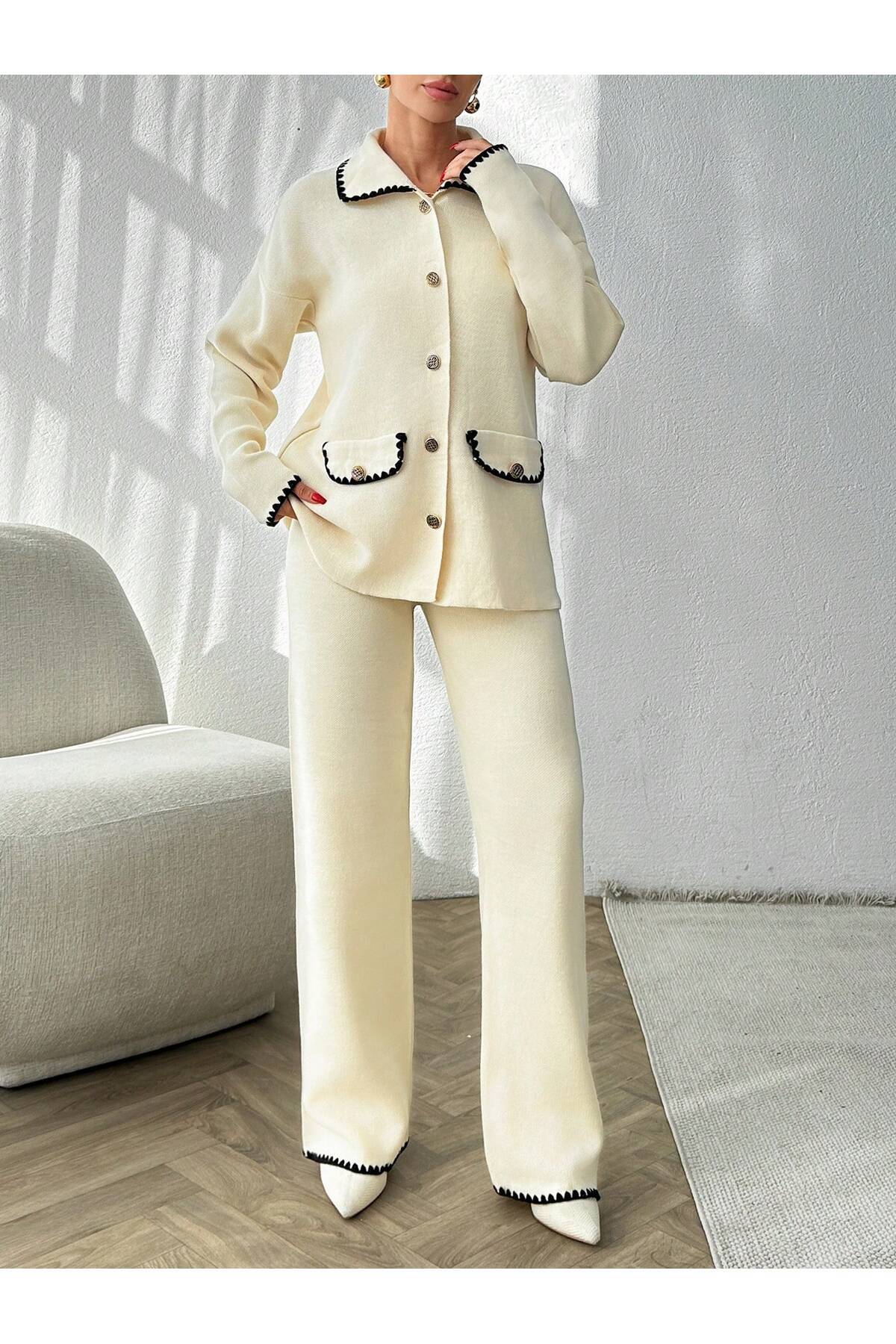 Kadın Düğmeli Çeket-Pantolonlu Çoban Dikişli Triko Takım Ekru