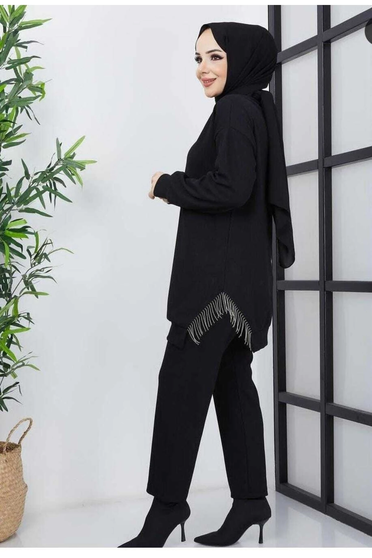 Yarı Zincirli Triko Tunik Siyah