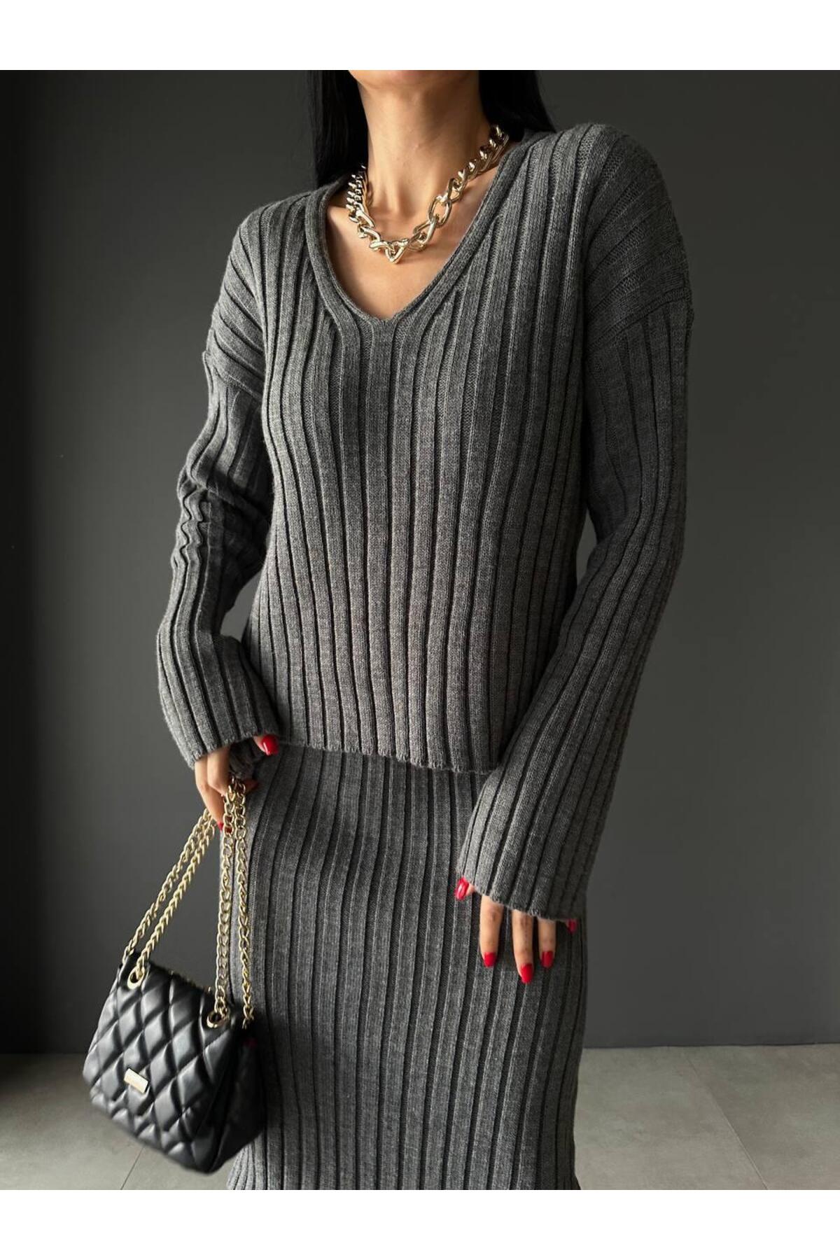 DGN'S ''TEACHER COLLECTİON'' YÜRÜTME YAKALI 2'Lİ KAZAK-ETEK TAKIM