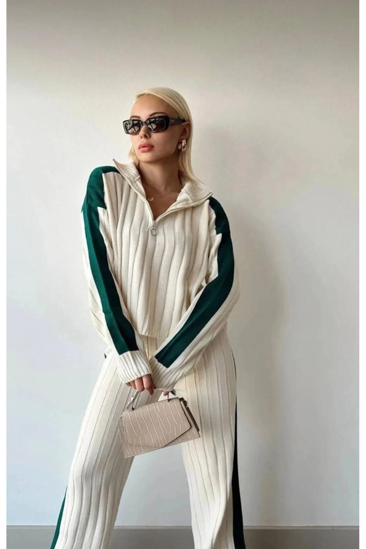 DGN'S YARIM FERMUARLI DİK ÇİZGİLİ 2'Lİ FİTİLLİ KAZAK-PANTOLON KADIN TRİKO TAKIM