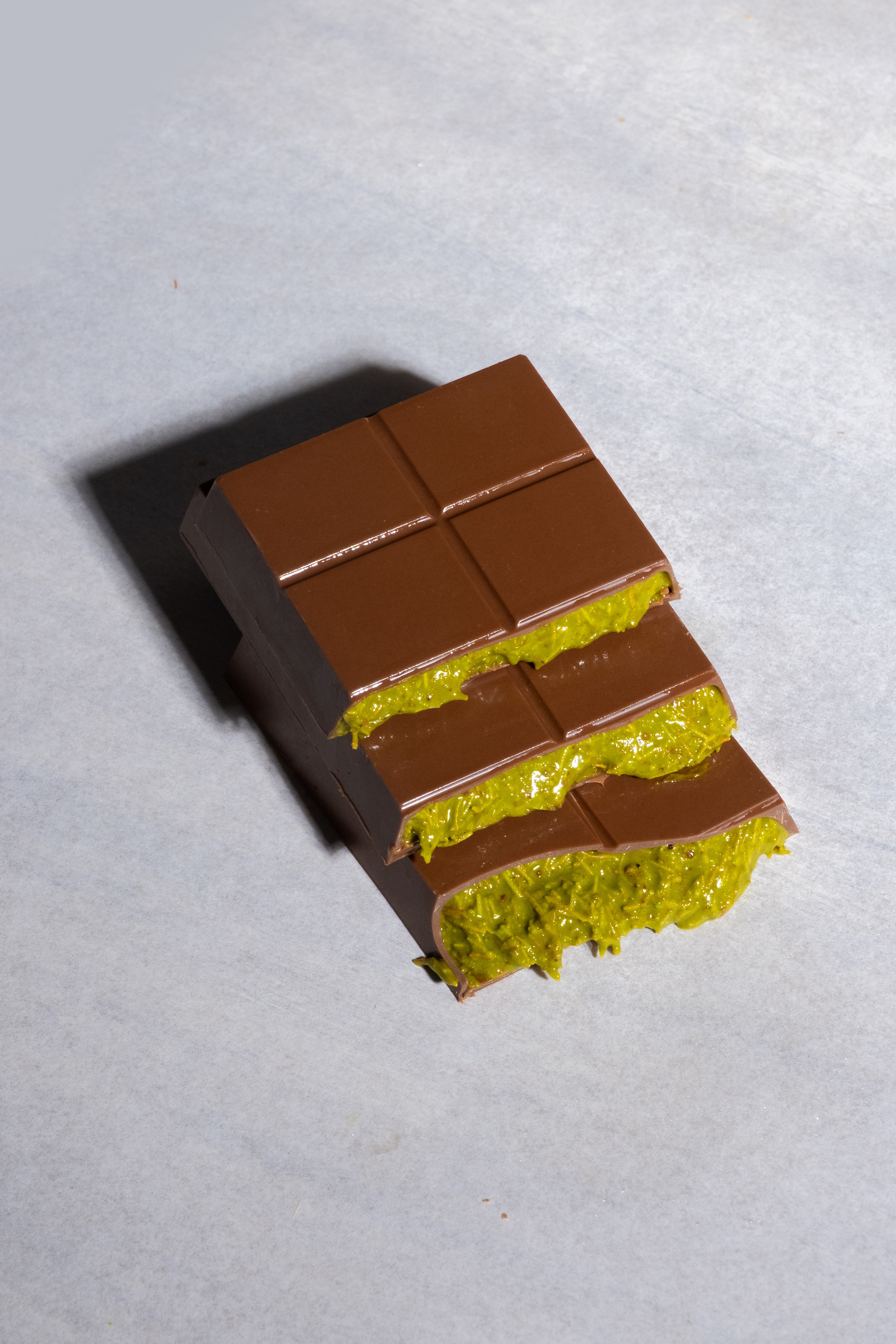 Kadayıf ve Antep Fıstıklı Dolgulu Dubai Sütlü Çikolata 200 gr | Laurent Chocolate