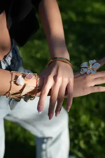 Tasarım Taşlı Gold Kelepçe