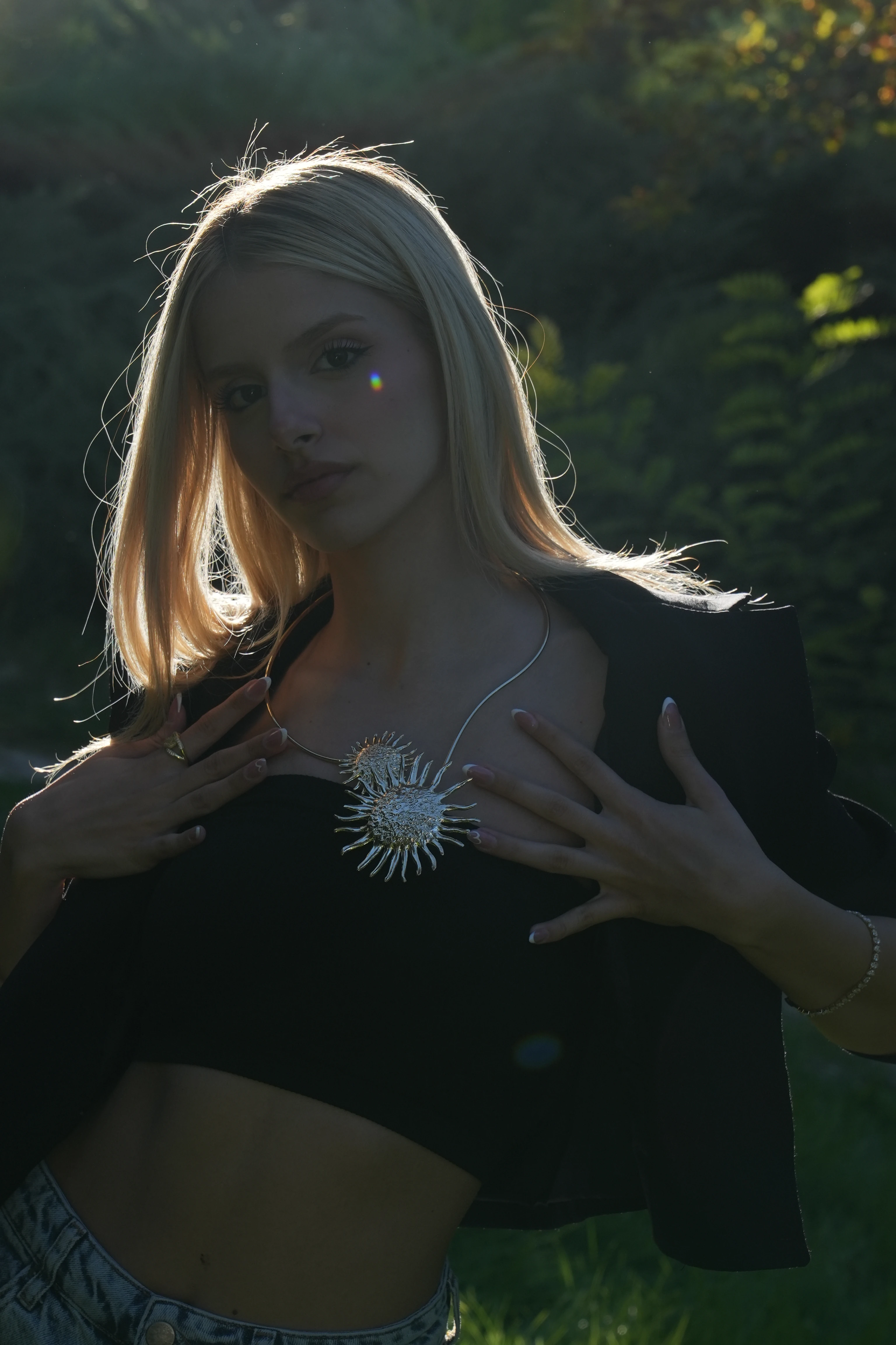 TASARIM GÜNEŞ KOLYE SİTEDE TEK