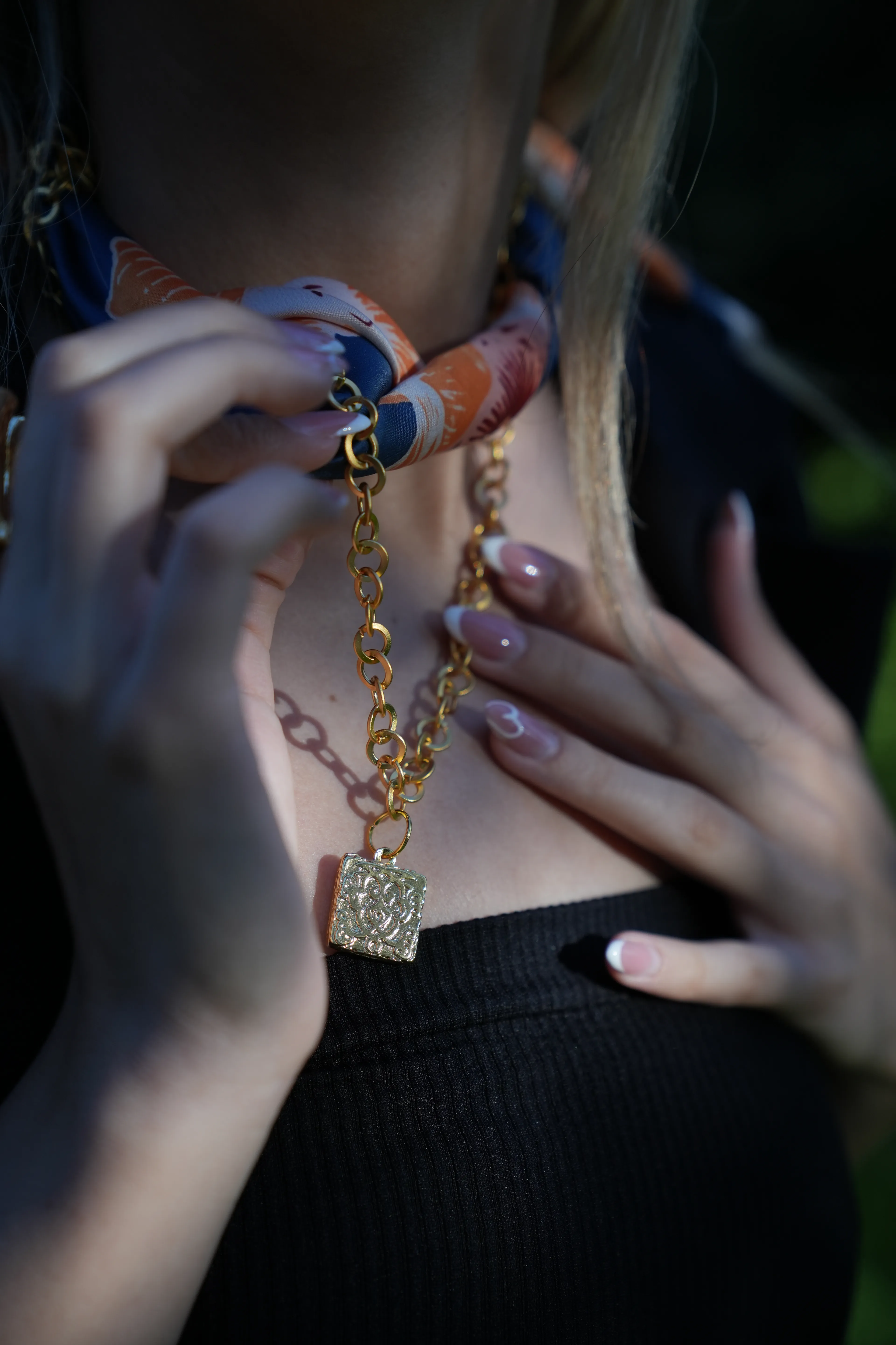 SATEN FULAR TASARIM KOLYE