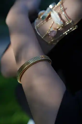 Tasarım Taşlı Gold Kelepçe