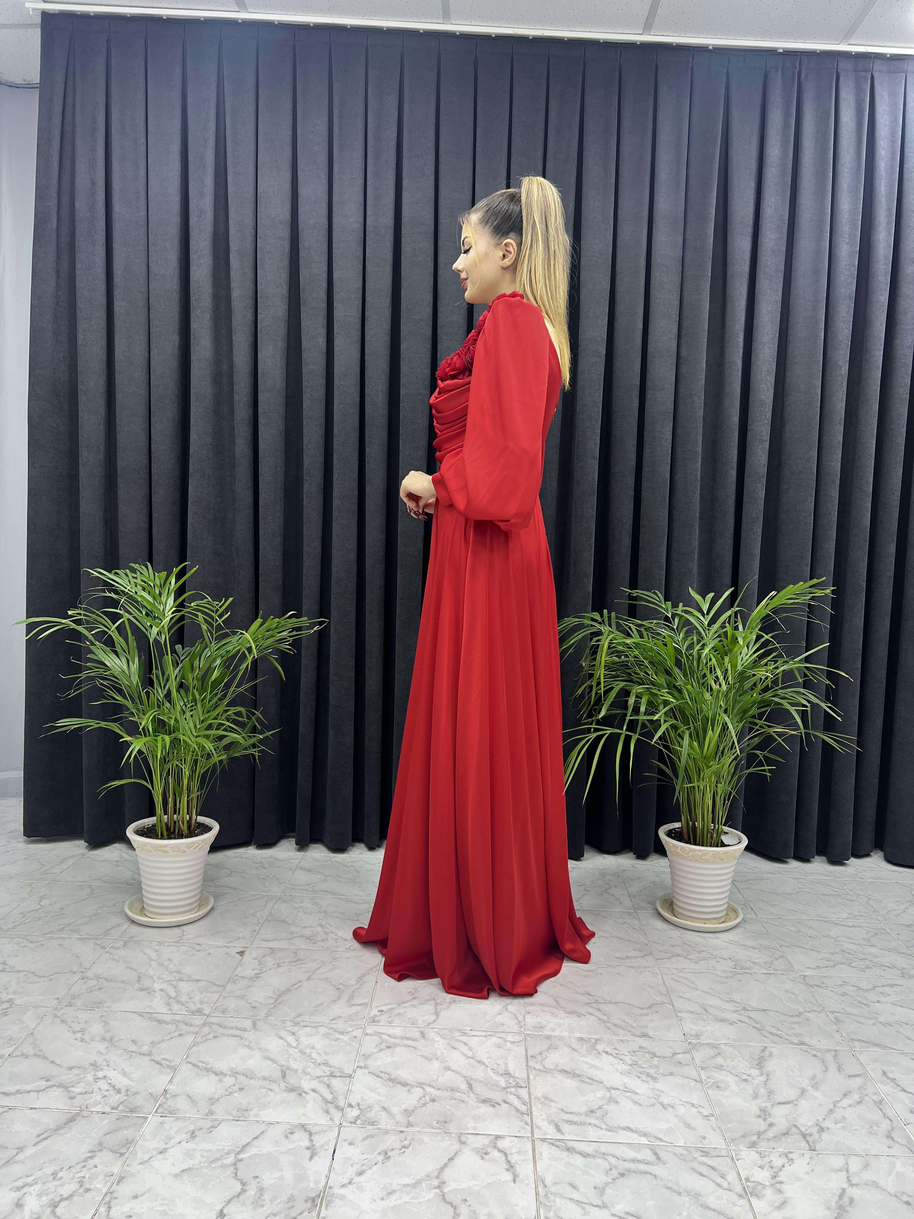 Omuzu Çiçekli İpek Saten Abiye