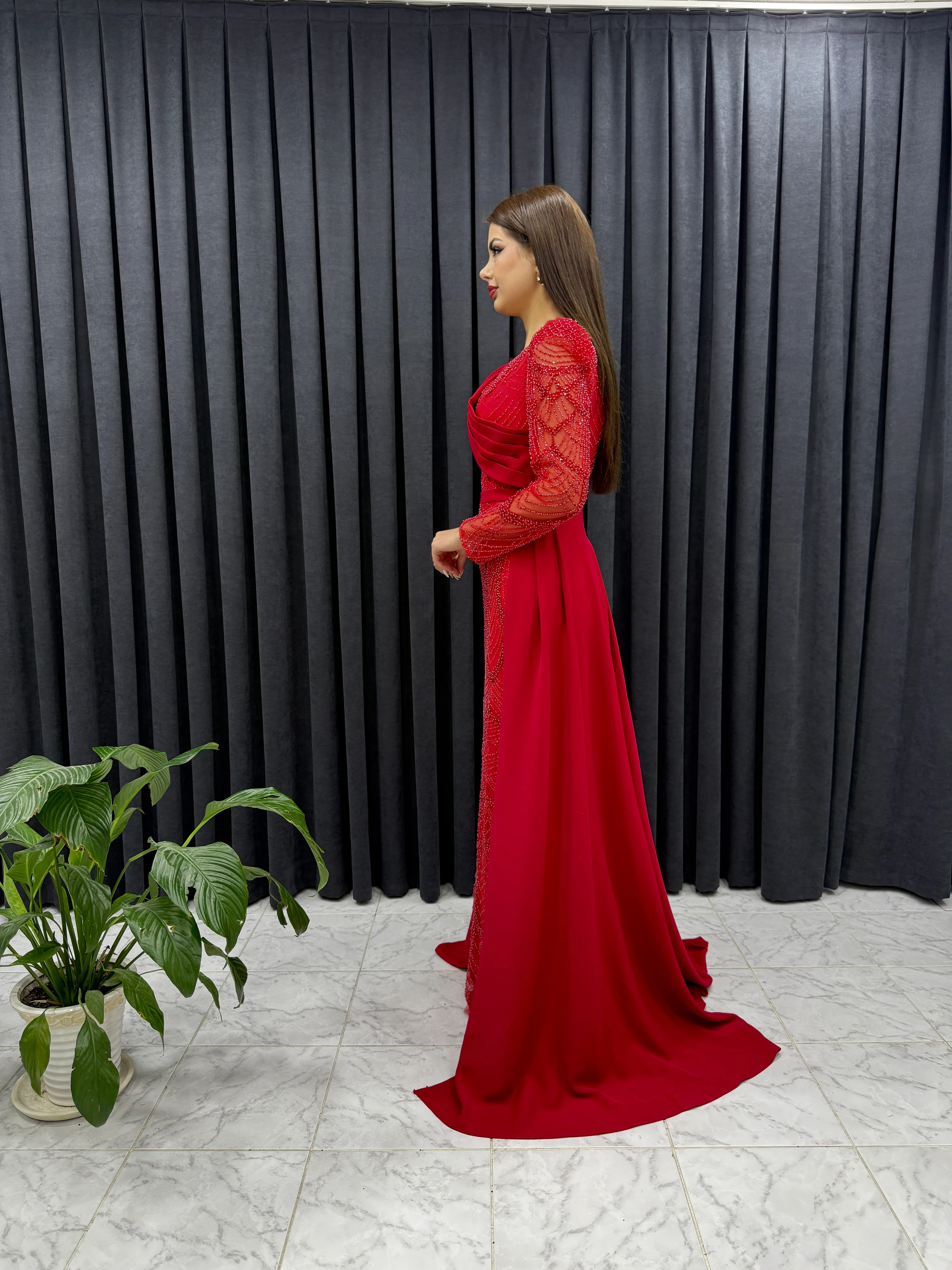 Göğsü Drapeli Pelerinli Abiye