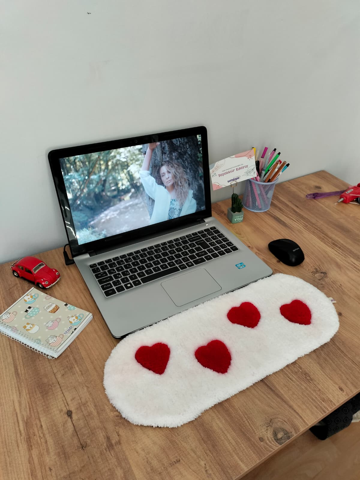 Kalpli Tufting Klavye Halısı