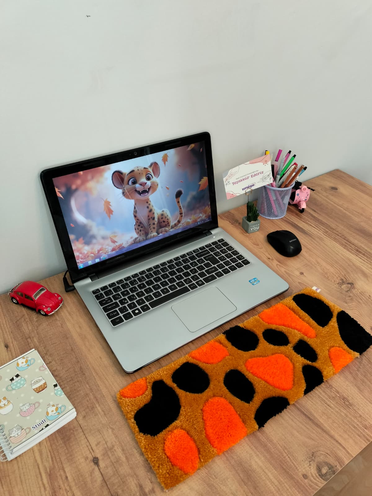 Leopar Tufting Klavye Halısı
