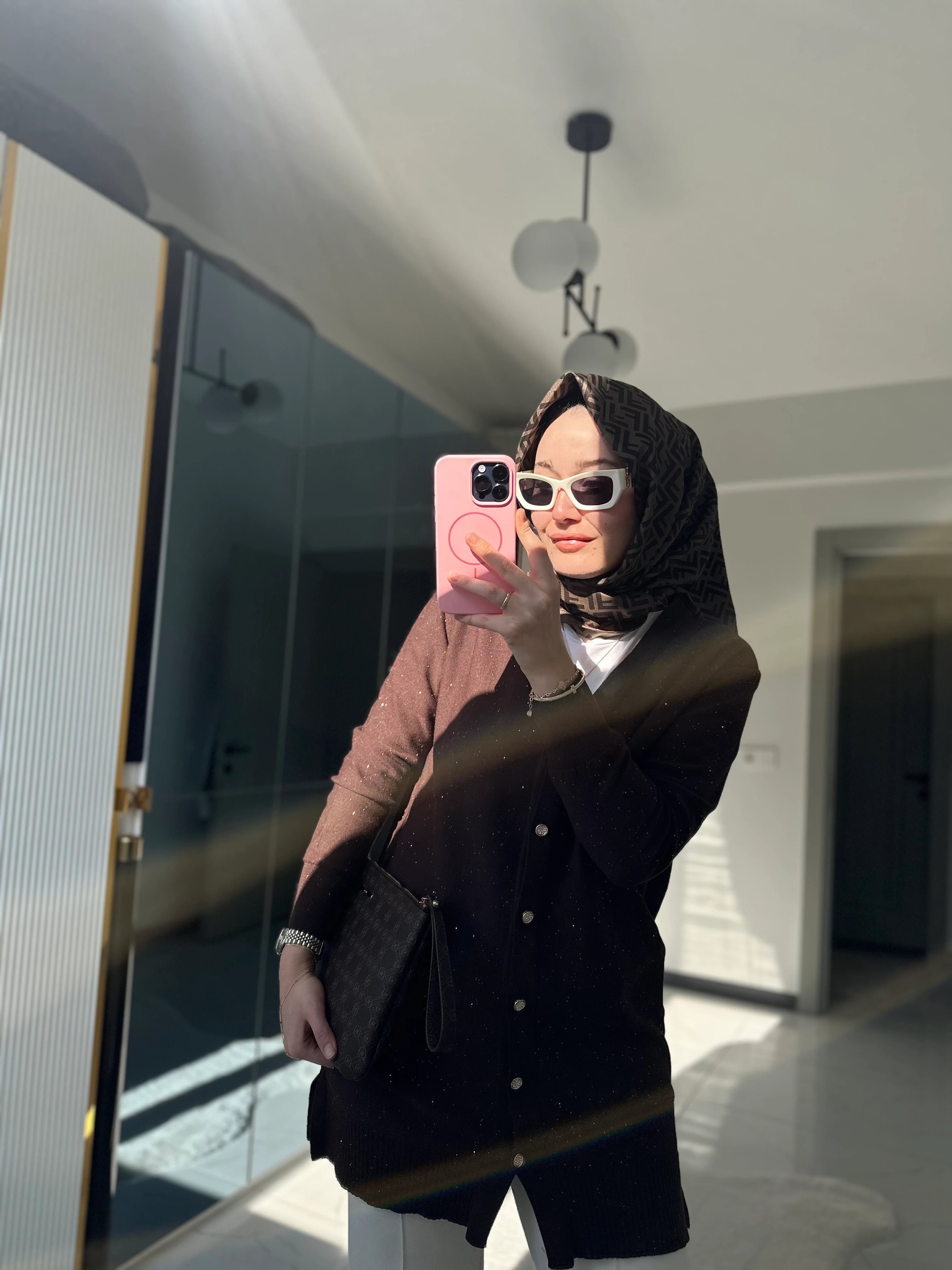 Pul Detaylı Hırka (Kahverengi)