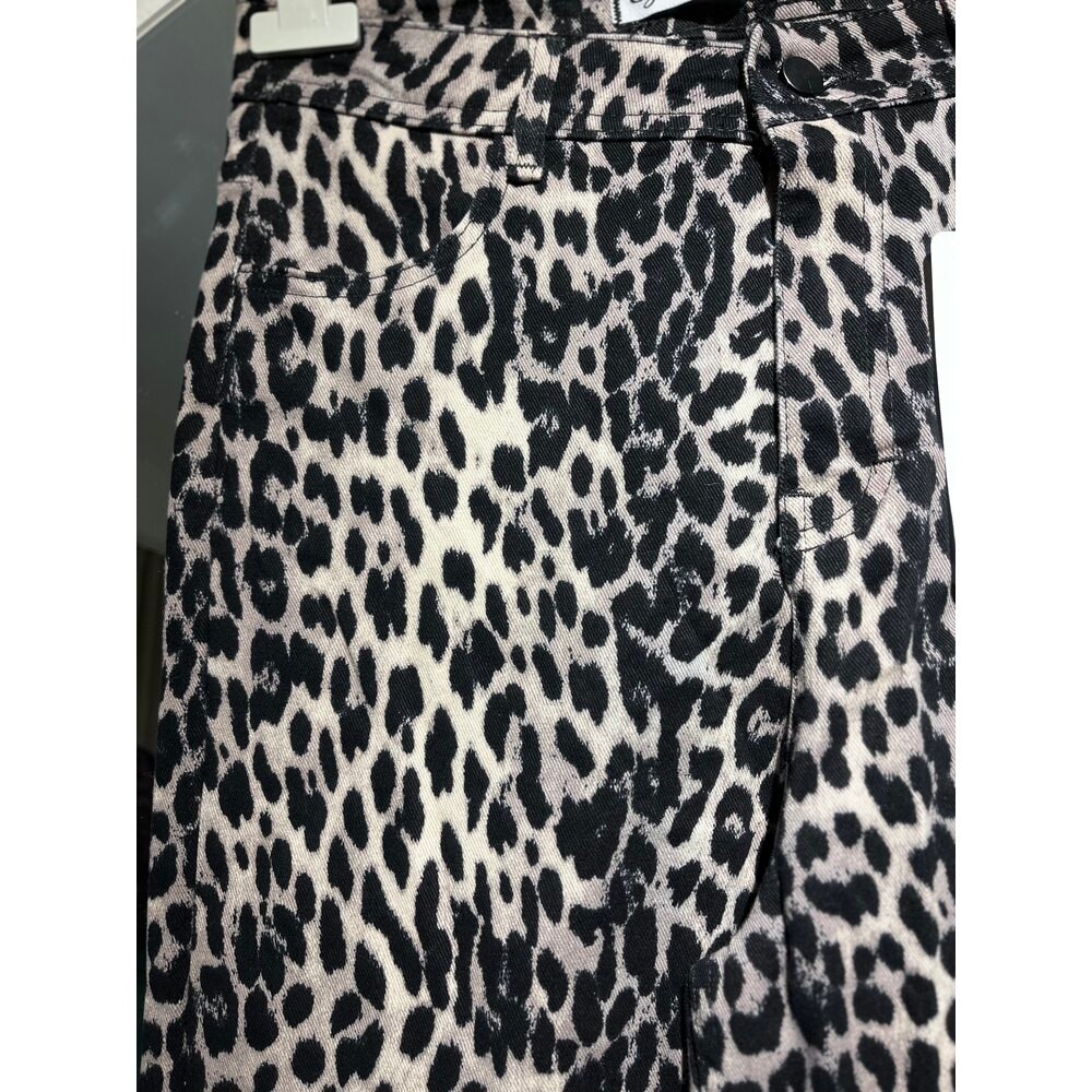 Leopar Jean