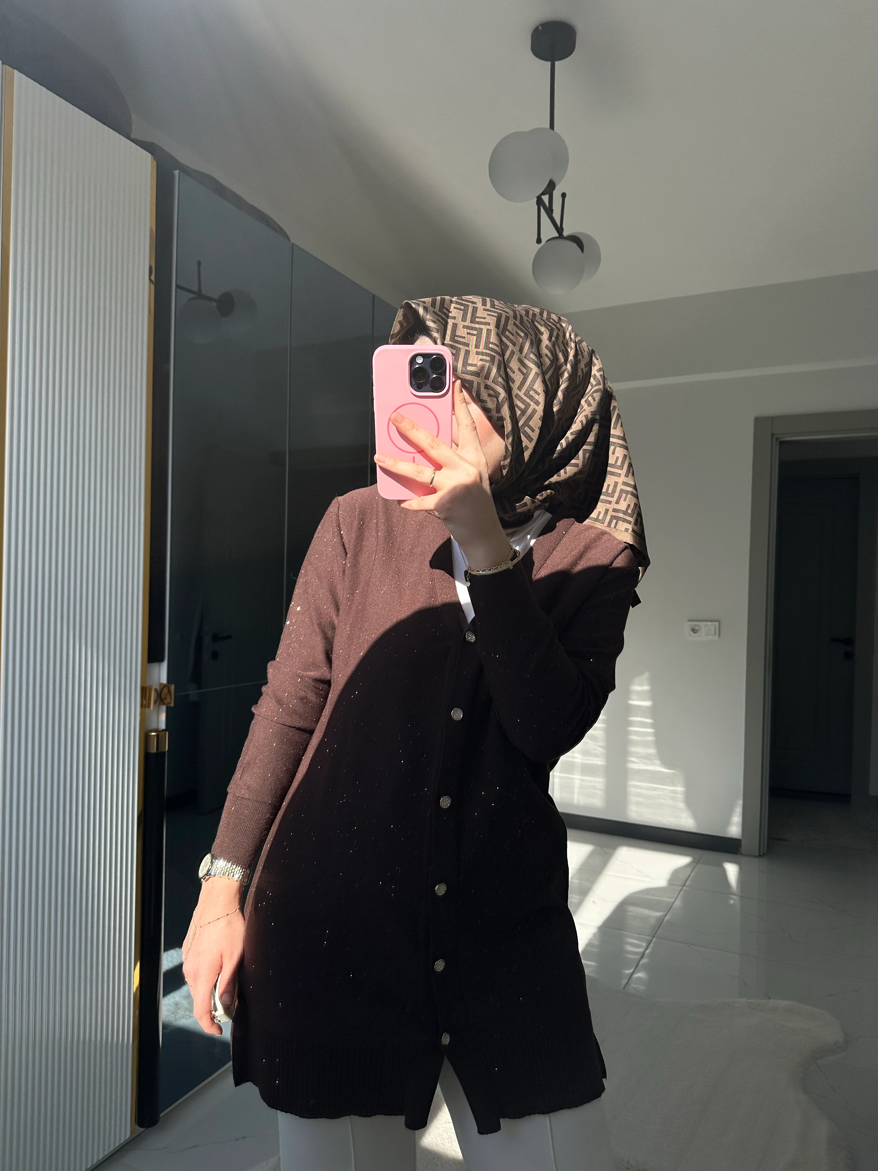 Pul Detaylı Hırka (Kahverengi)