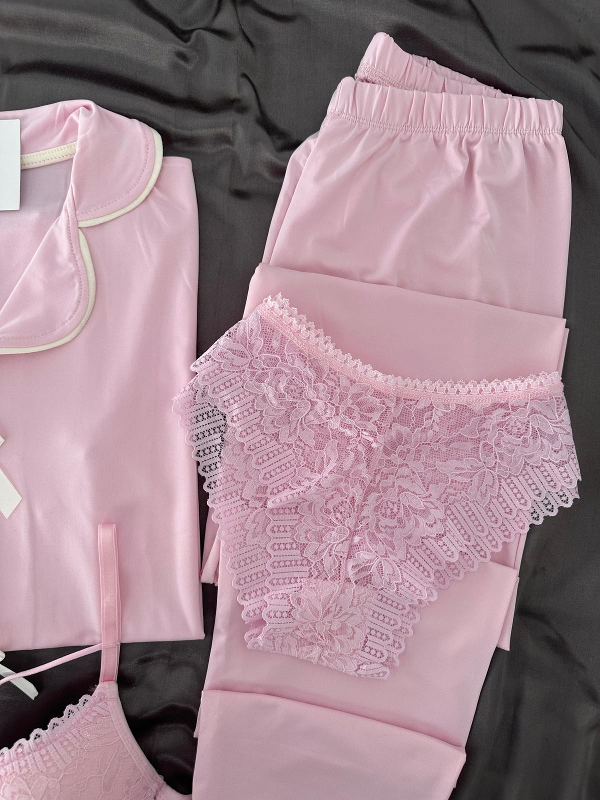 Pembe Önden Fiyonk 4'lü Pijama Takımı