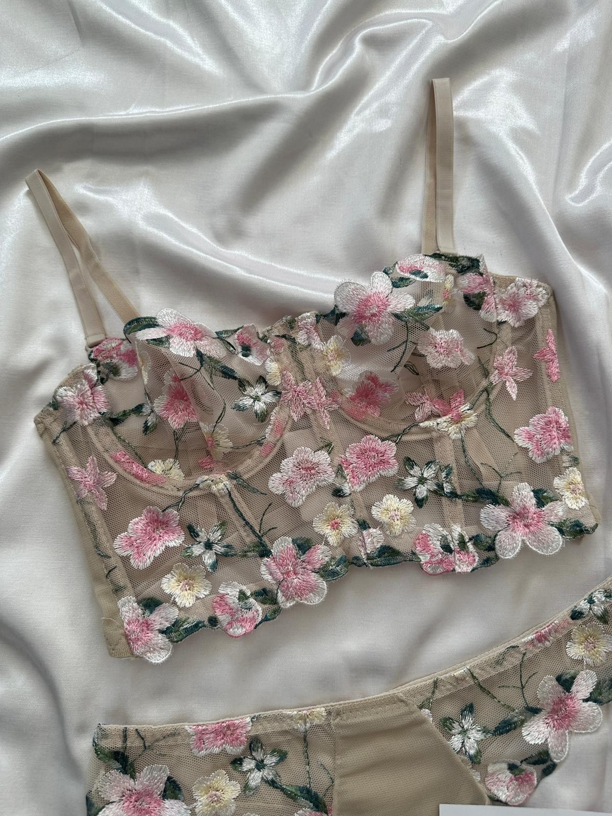 Bromy Çiçekli Bralet Takımı