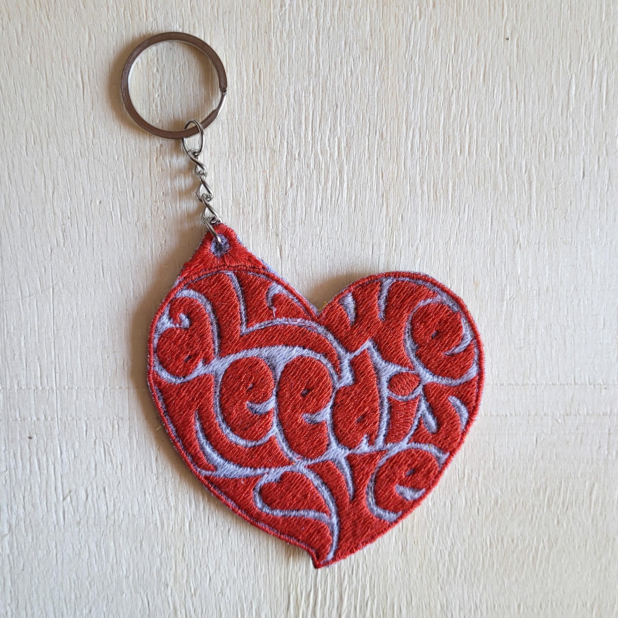 All We Need is Love Anahtarlık