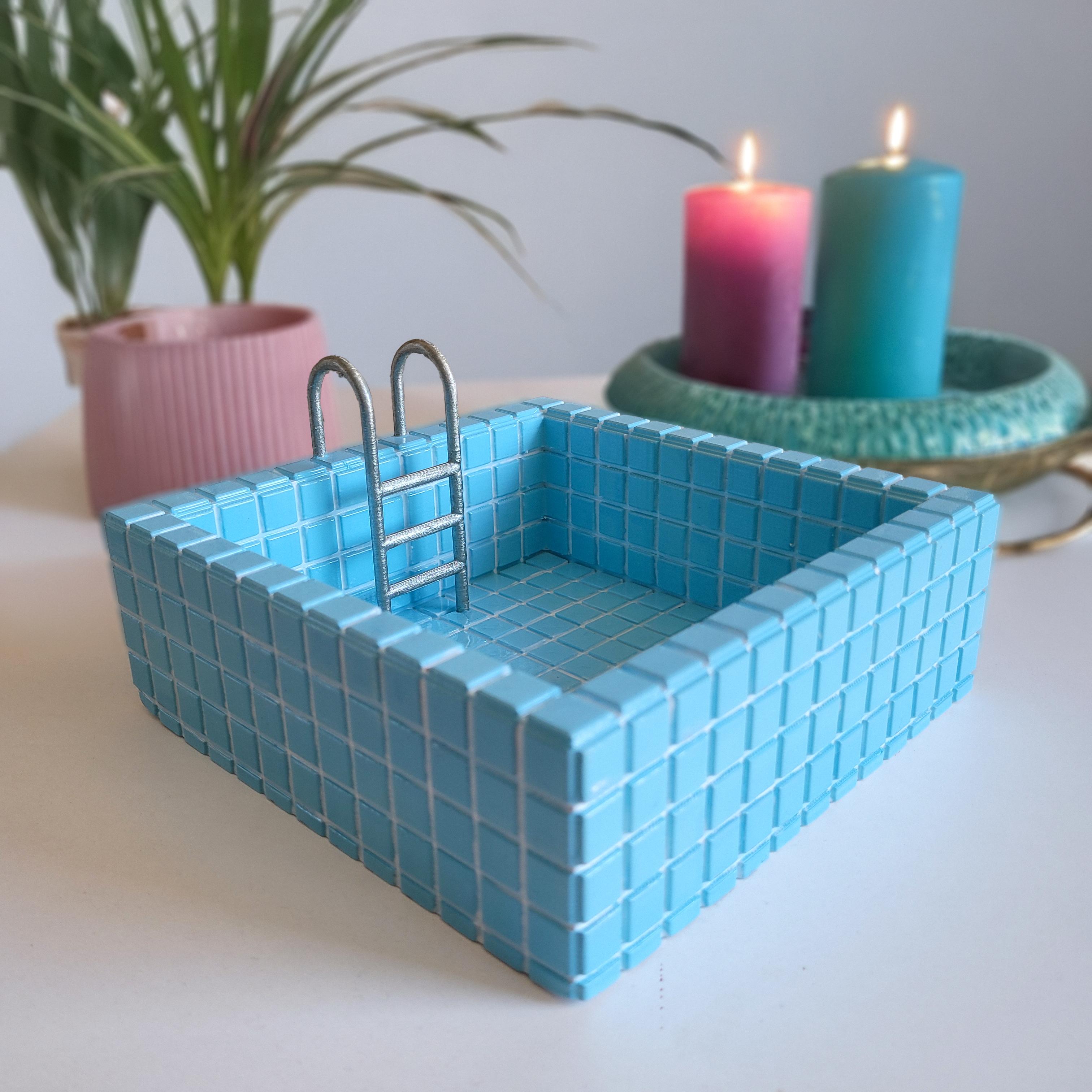 Yüzme Havuzu Saksı - Pastel Blue