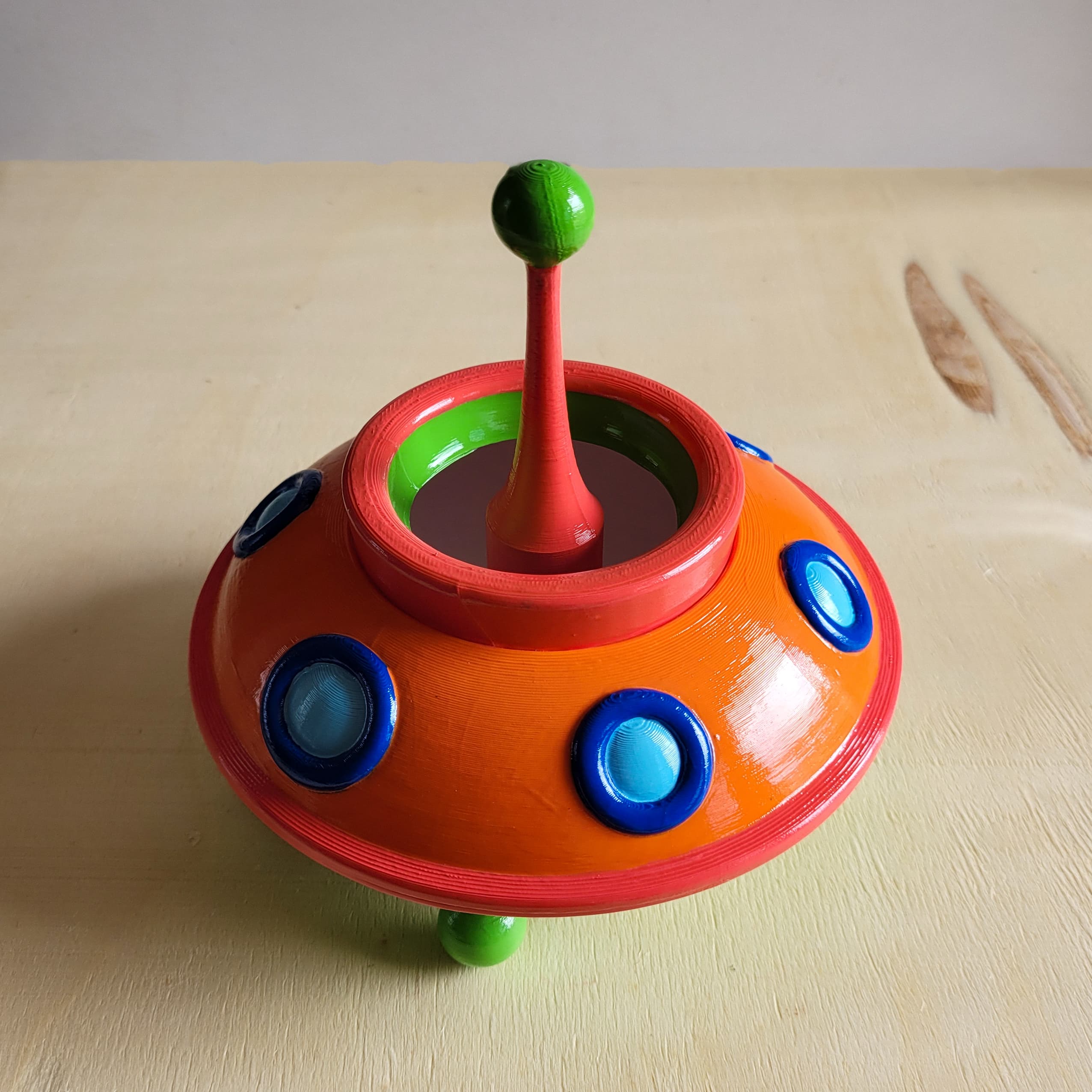 Antenli UFO Saksı