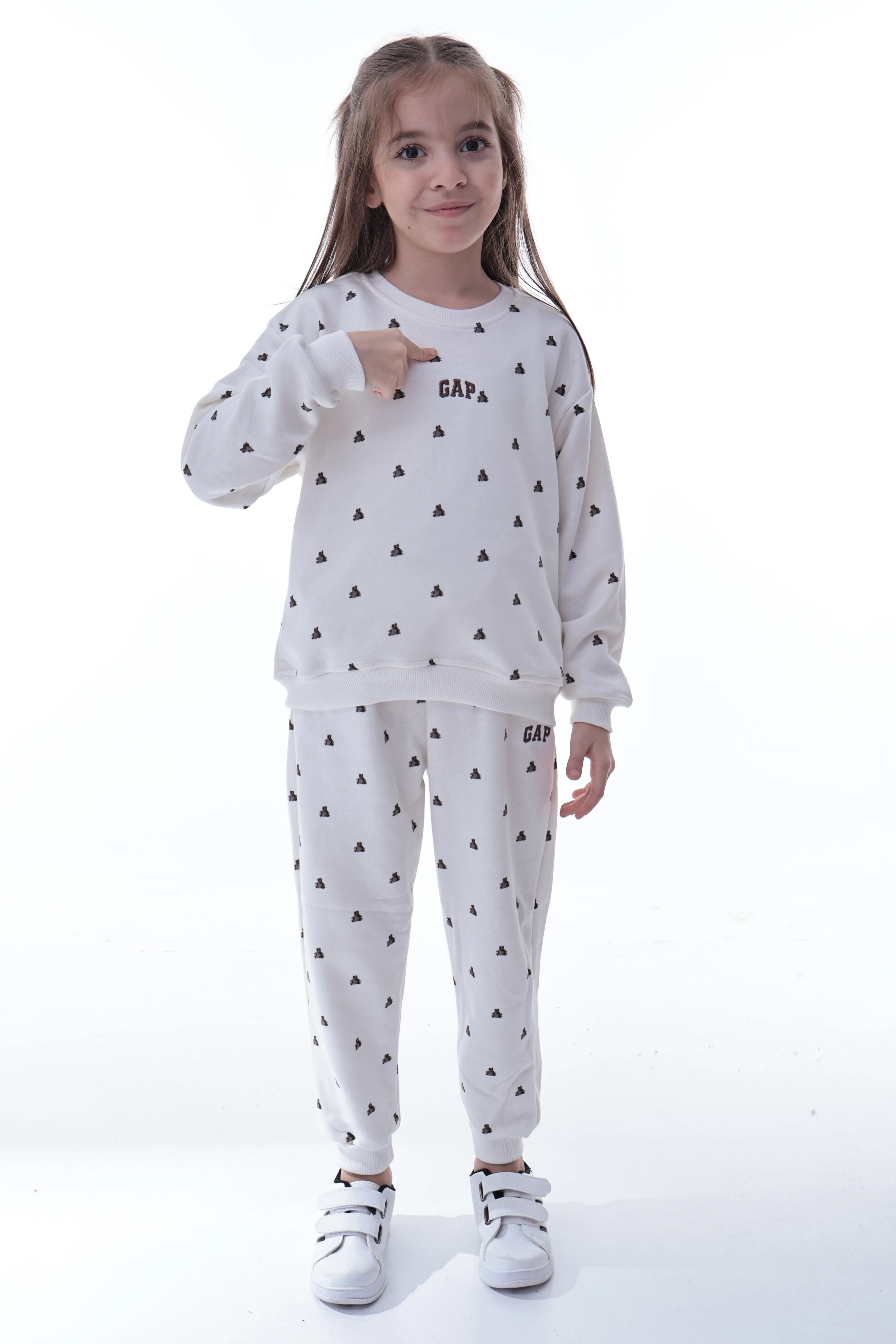 Kız Çocuk Polar Eşofman Takımı – Yumuşak Dokulu, Desenli, Rahat Günlük Takım