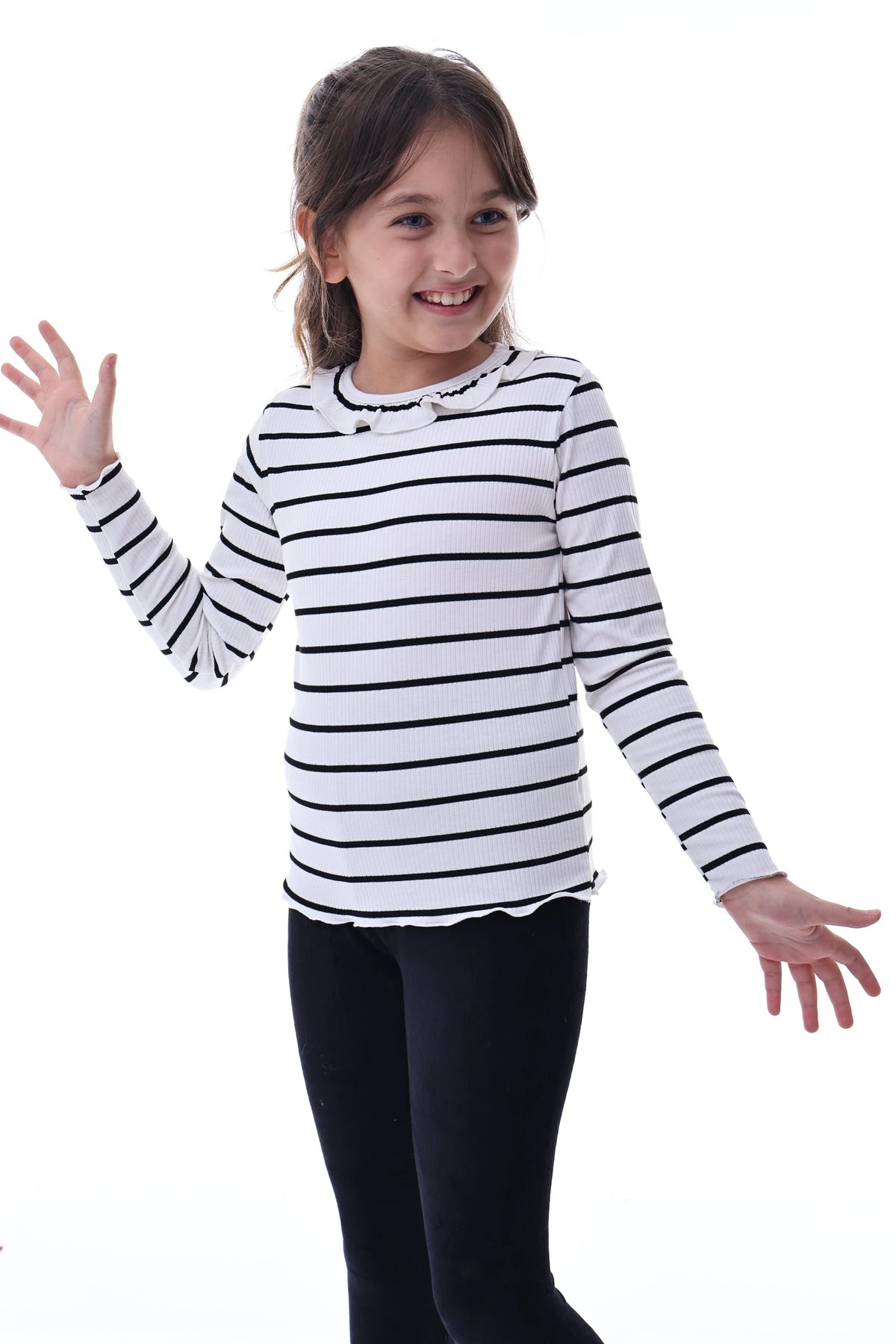 Kız Çocuk Çizgili Fırfır Yaka Uzun Kollu Ribana Tişört – Şık ve Rahat