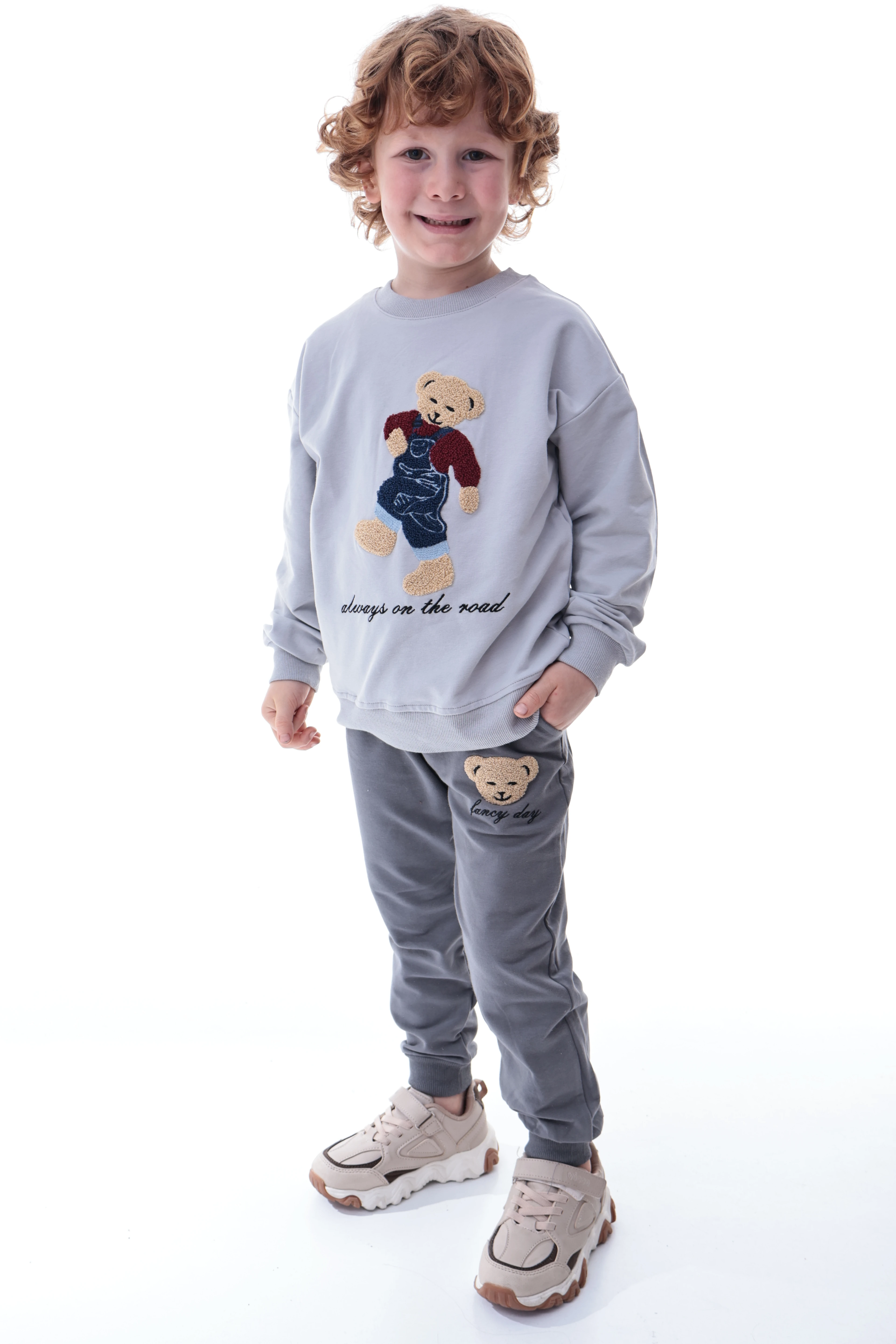 Erkek Çocuk Peluş Ayıcıklı Eşofman Takımı – Yumuşak Kumaş, Rahat Kalıp, 2’li Sweat & Alt Takım