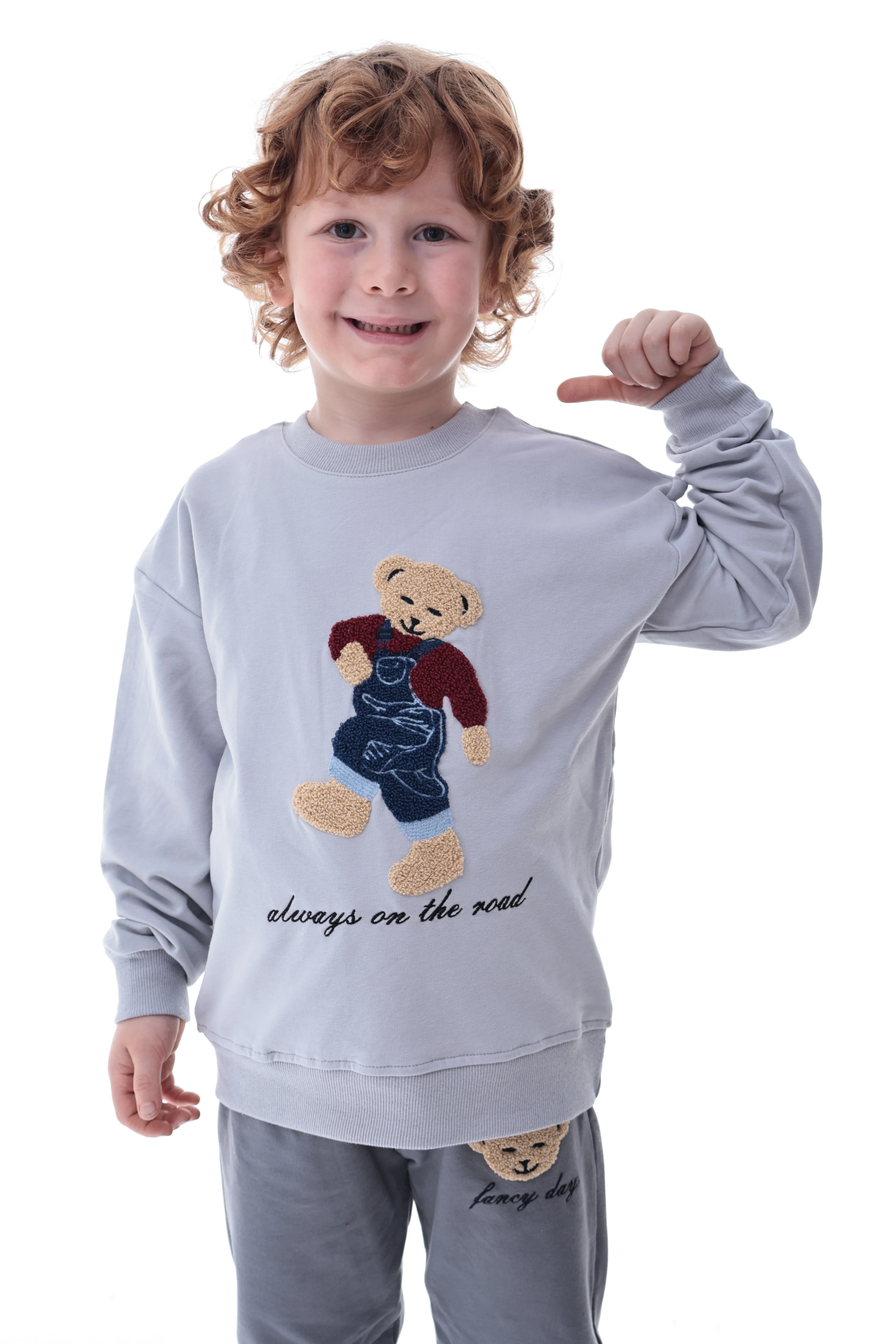 Erkek Çocuk Peluş Ayıcıklı Eşofman Takımı – Yumuşak Kumaş, Rahat Kalıp, 2’li Sweat & Alt Takım