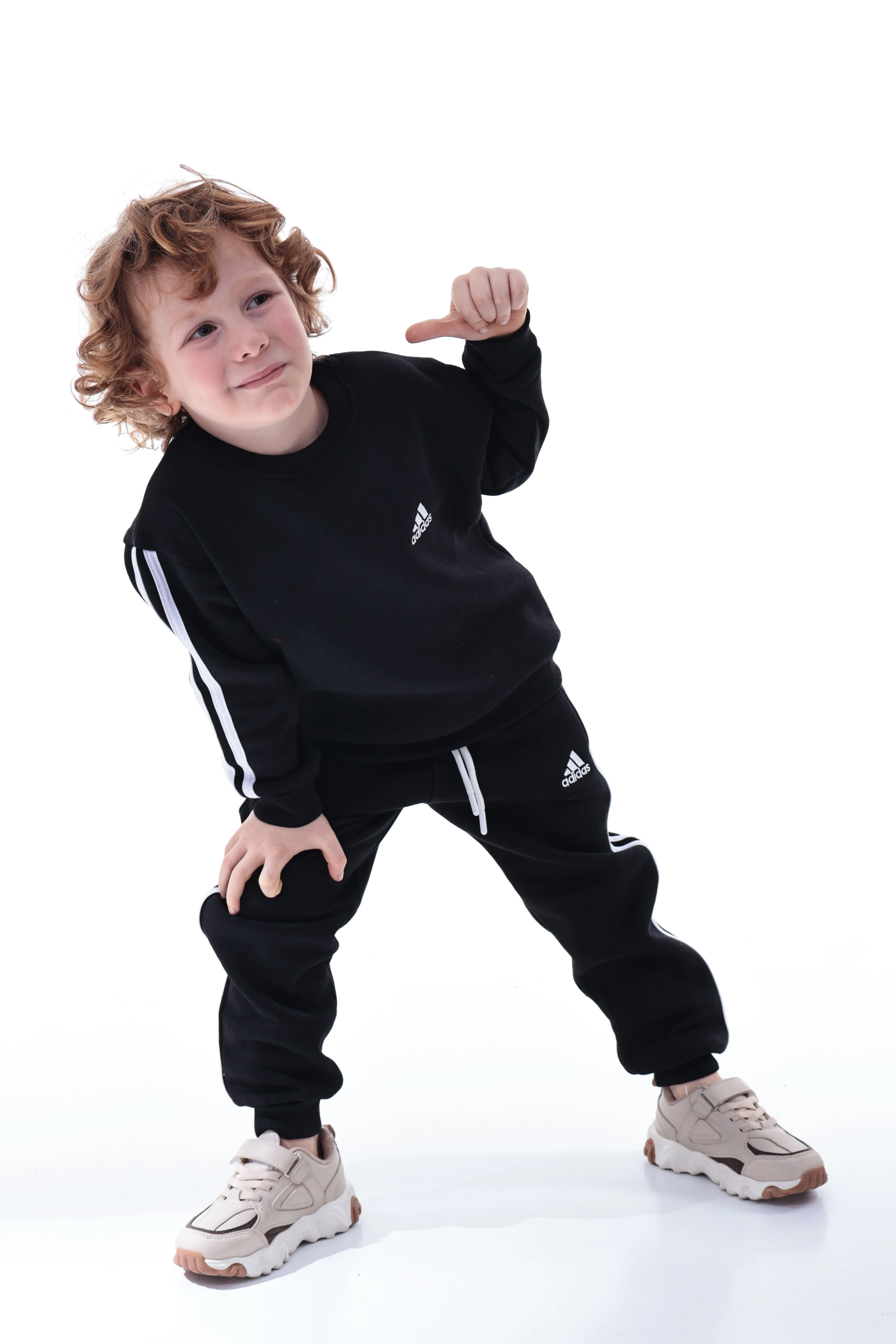 Erkek Çocuk Şeritli Polar Eşofman Takımı – Rahat ve Yumuşak Kumaş