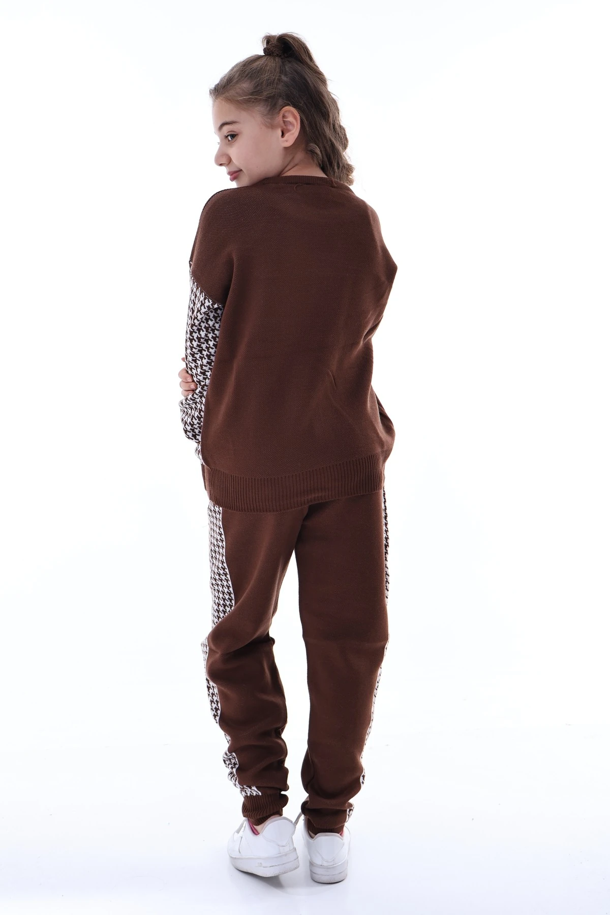 Kız Çocuk Kaz Ayağı Desenli Triko Takım – Kışlık Şık ve Rahat Günlük Kombin