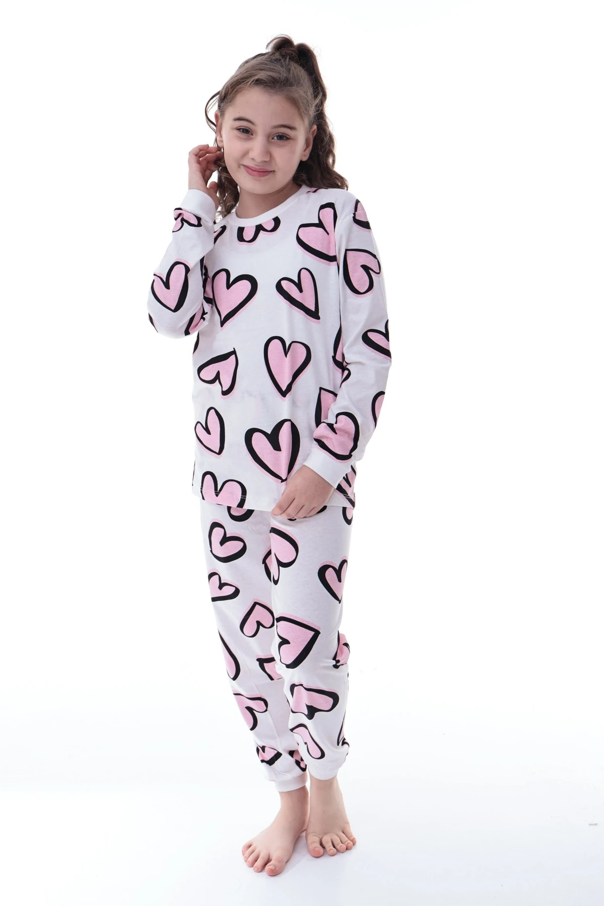 Kız Çocuk Kalpli Desenli Pamuklu Pijama Takımı – Rahat ve Tatlı Uyku Takımı